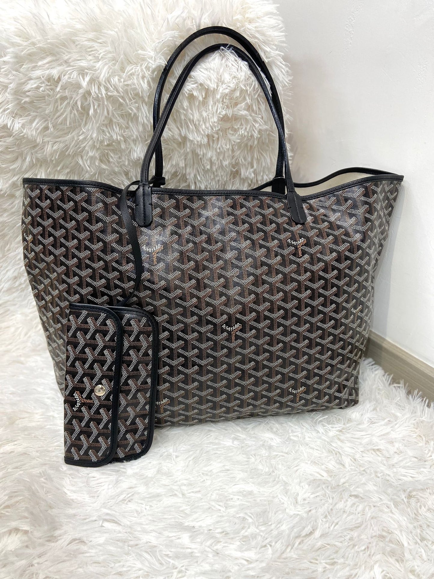 Goyard tote bag