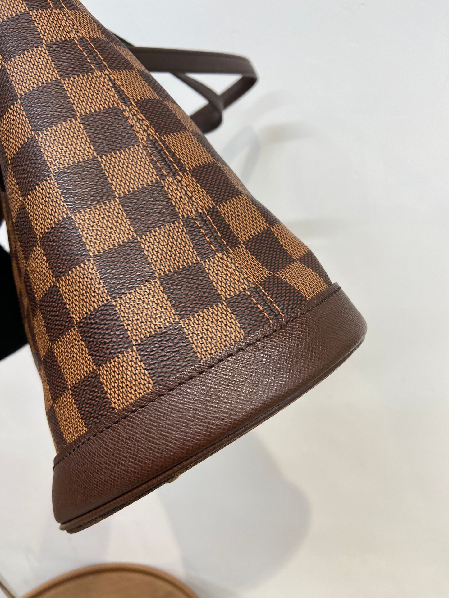 LV 棋盤水桶單肩包
