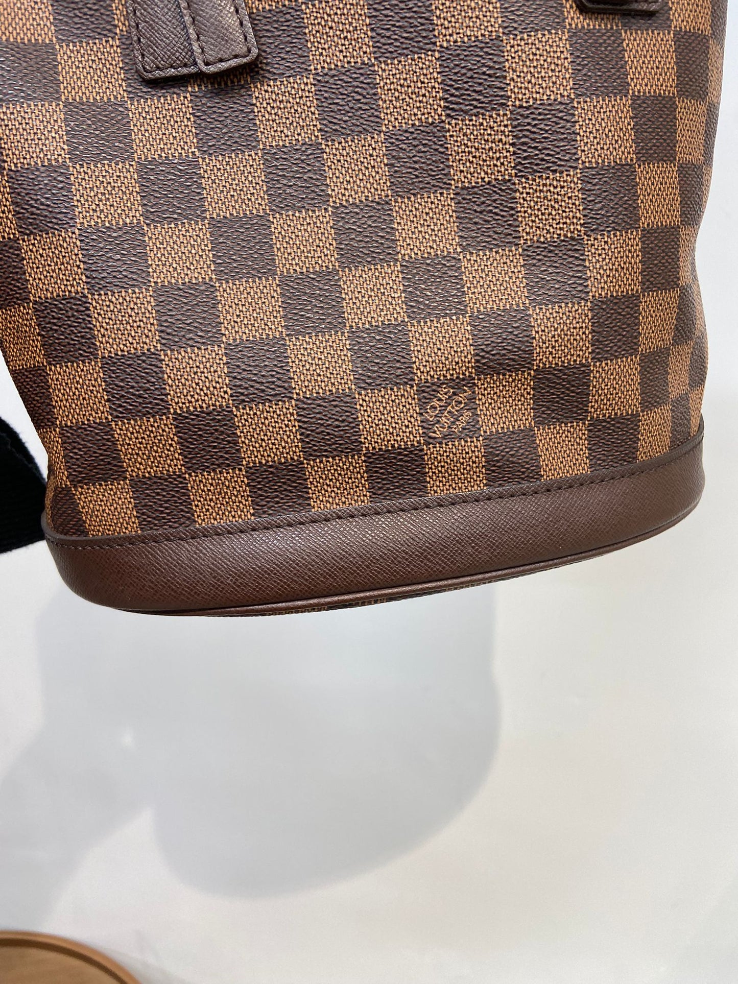 LV 棋盤水桶單肩包