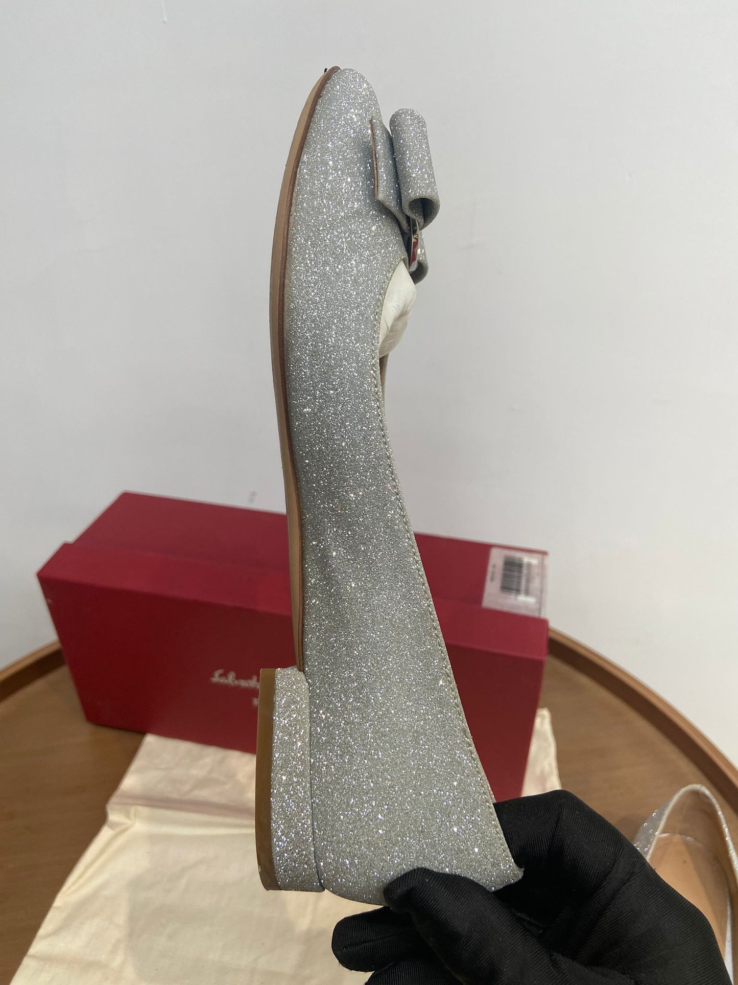 Ferragamo 銀色平底鞋