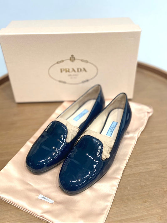 Prada 漆皮 平底鞋