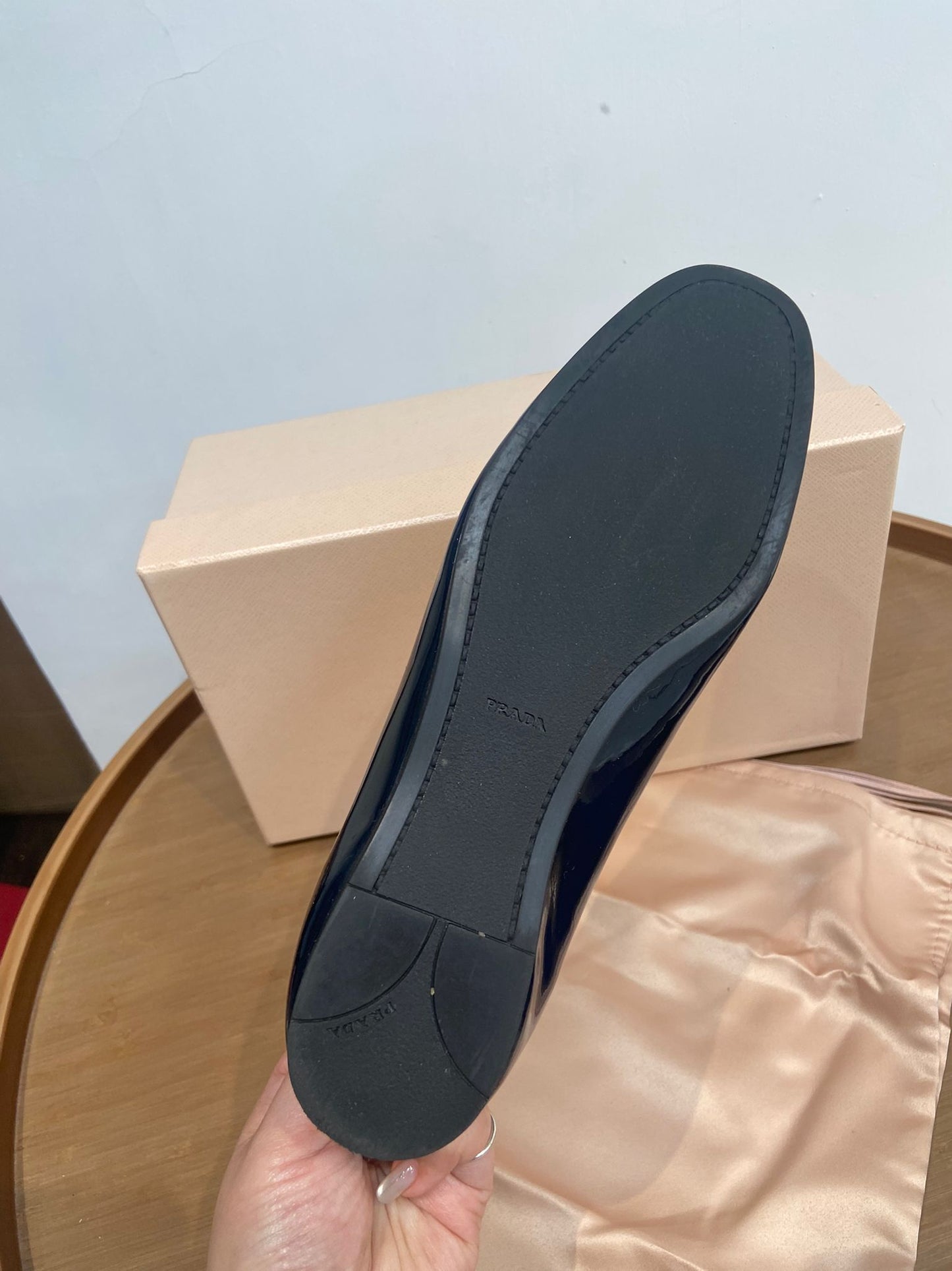 Prada 漆皮 平底鞋