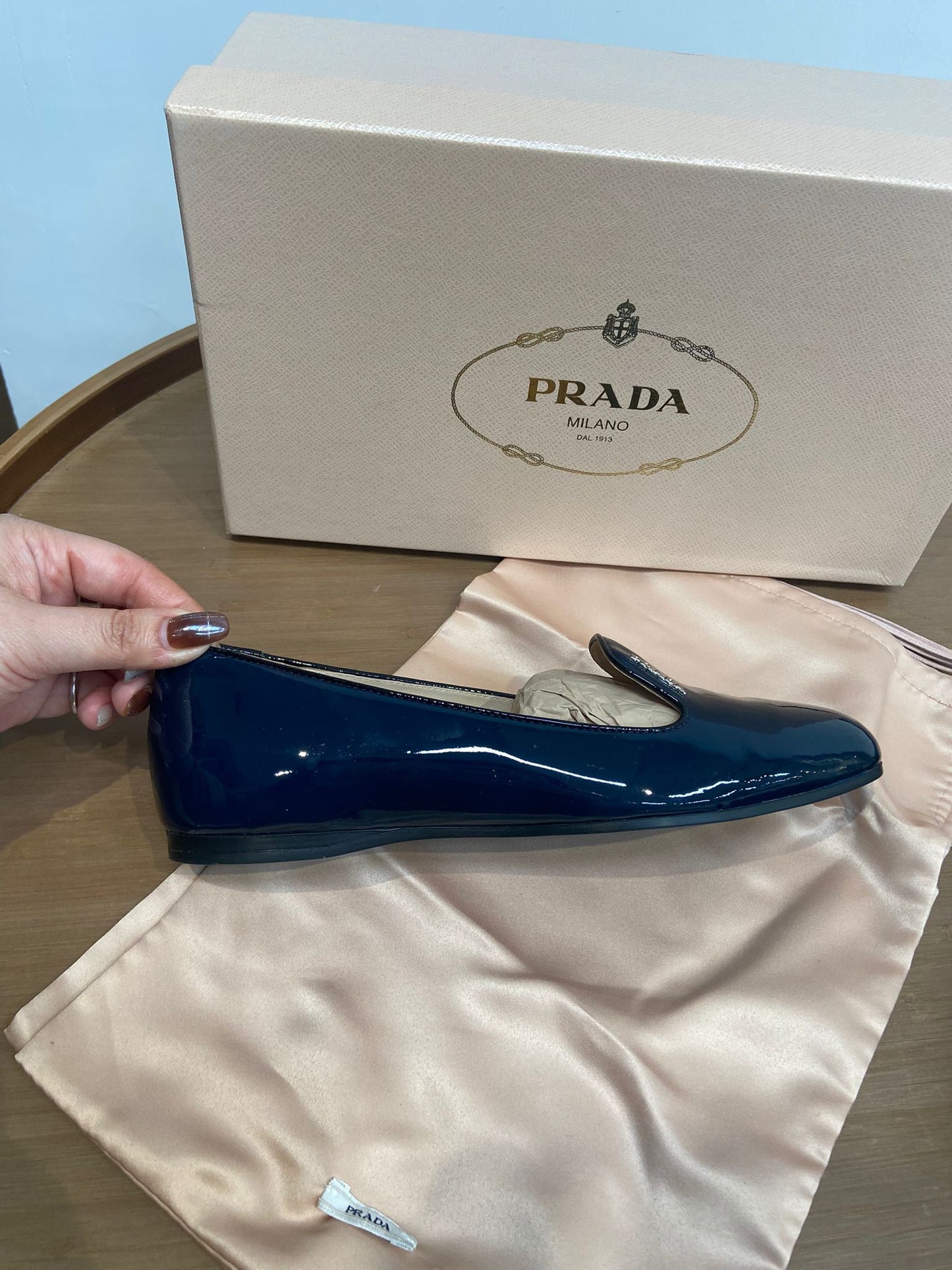 Prada 漆皮 平底鞋