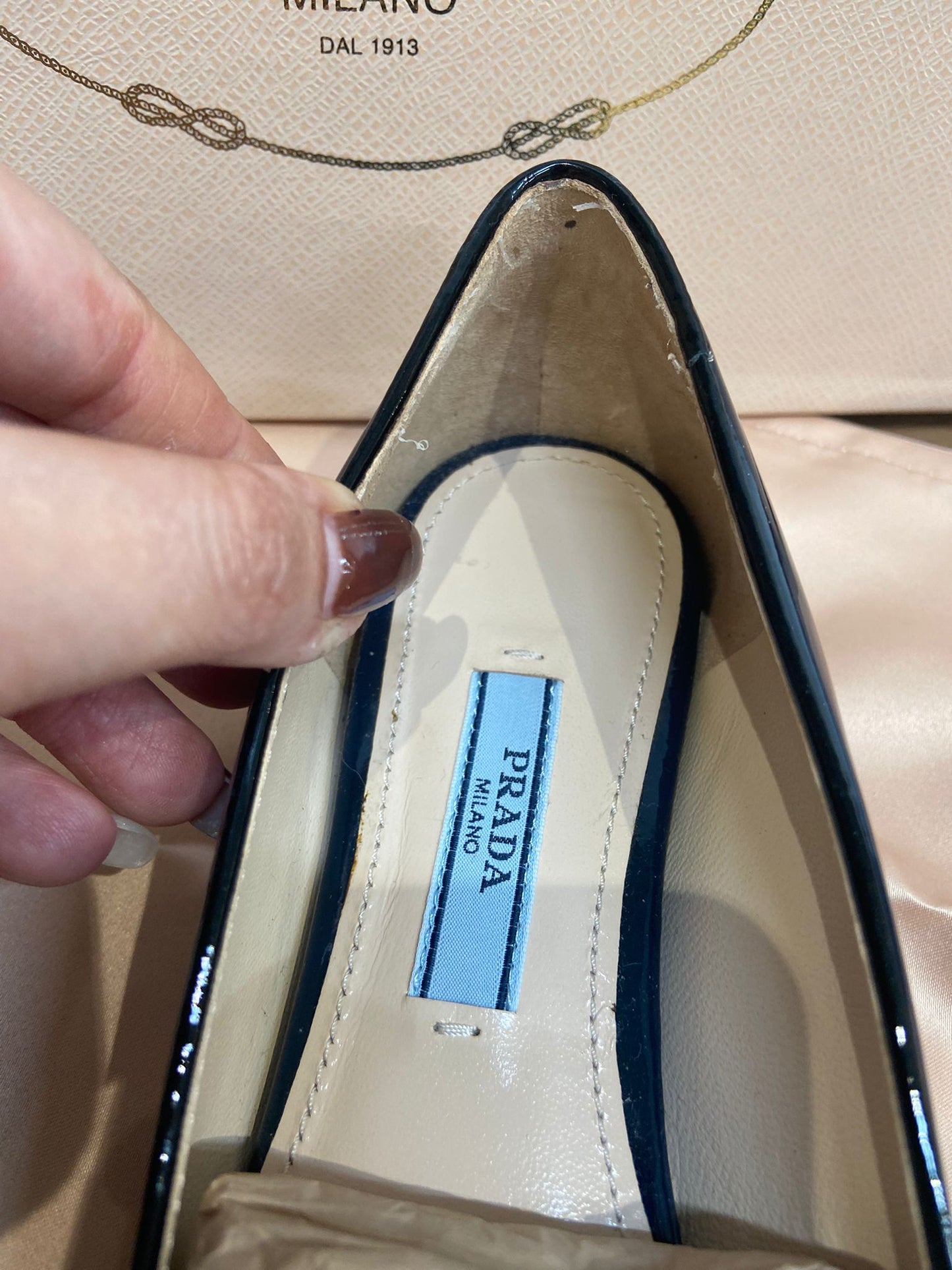 Prada 漆皮 平底鞋