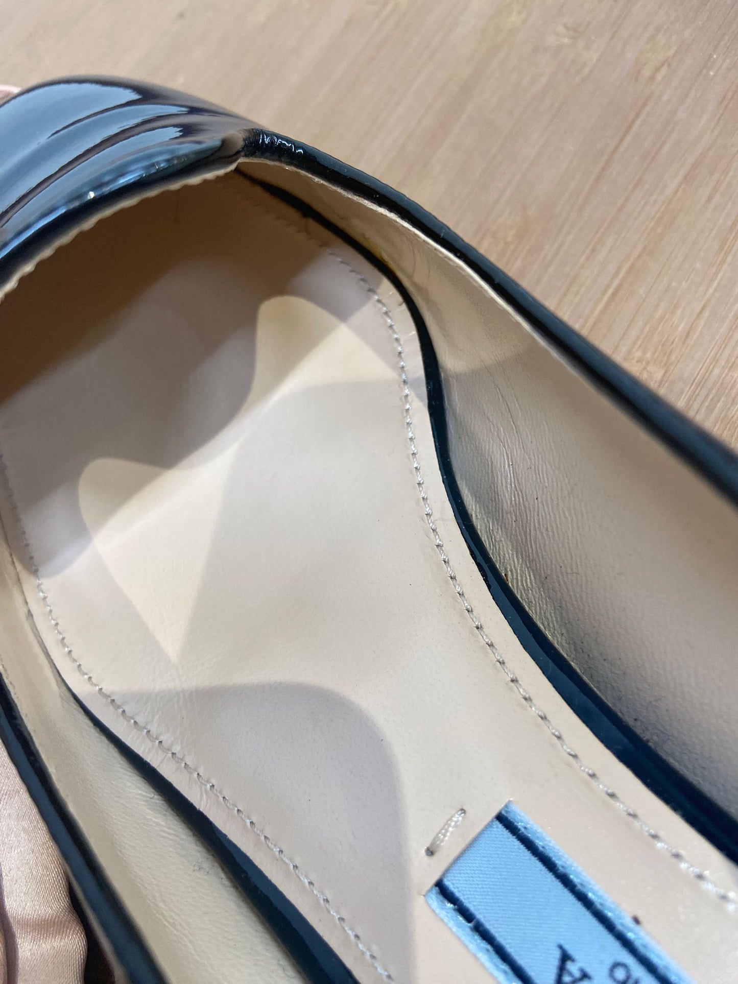 Prada 漆皮 平底鞋