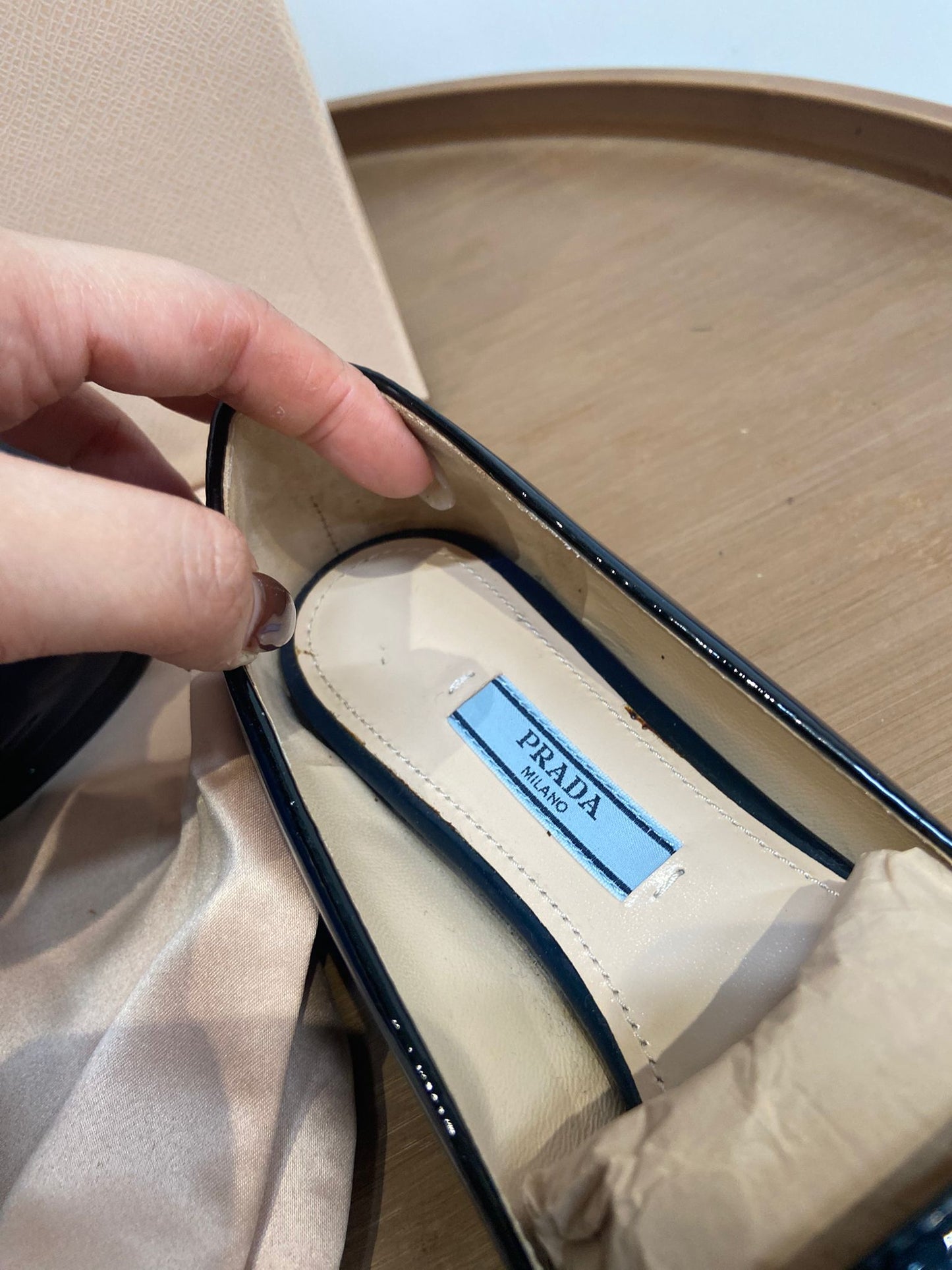 Prada 漆皮 平底鞋