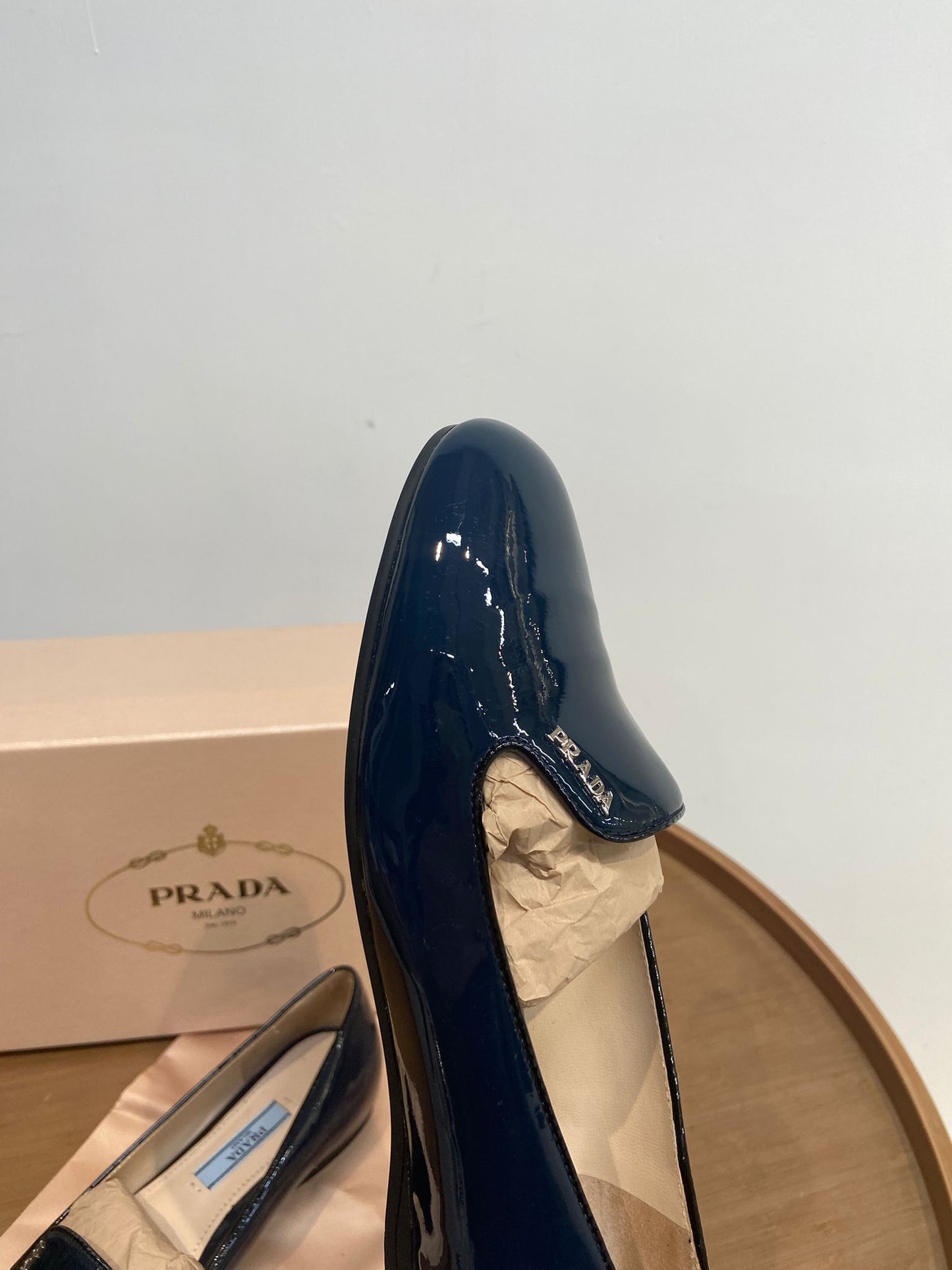 Prada 漆皮 平底鞋