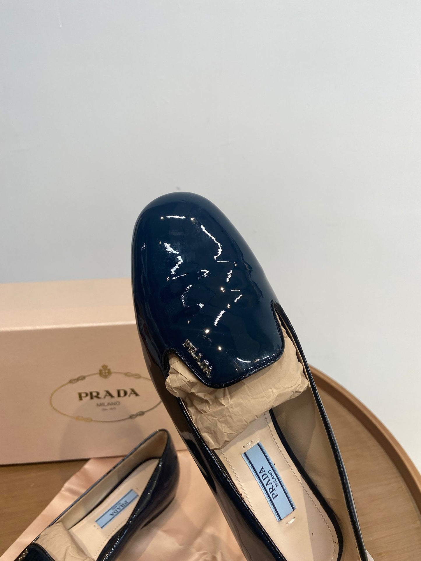 Prada 漆皮 平底鞋