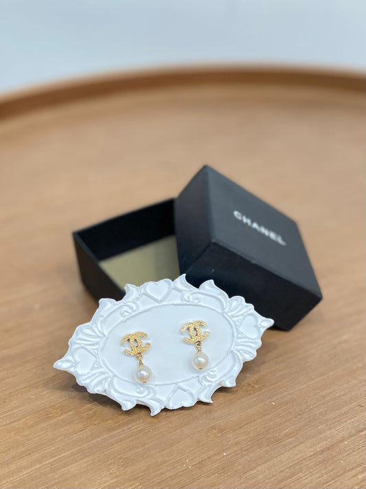 Chanel 復古金 吊珍珠耳環