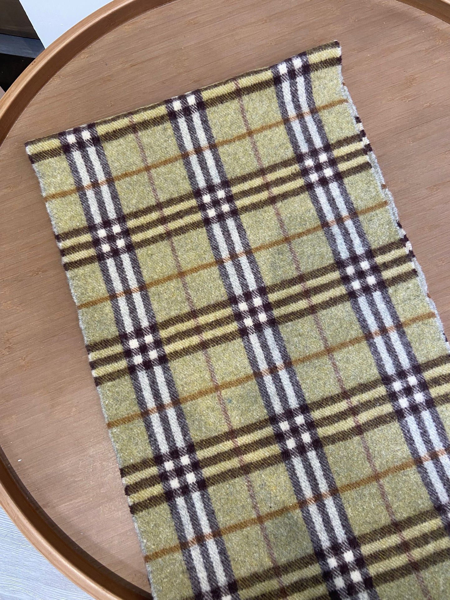 Burberry 灰綠色 格仔羊絨圍巾