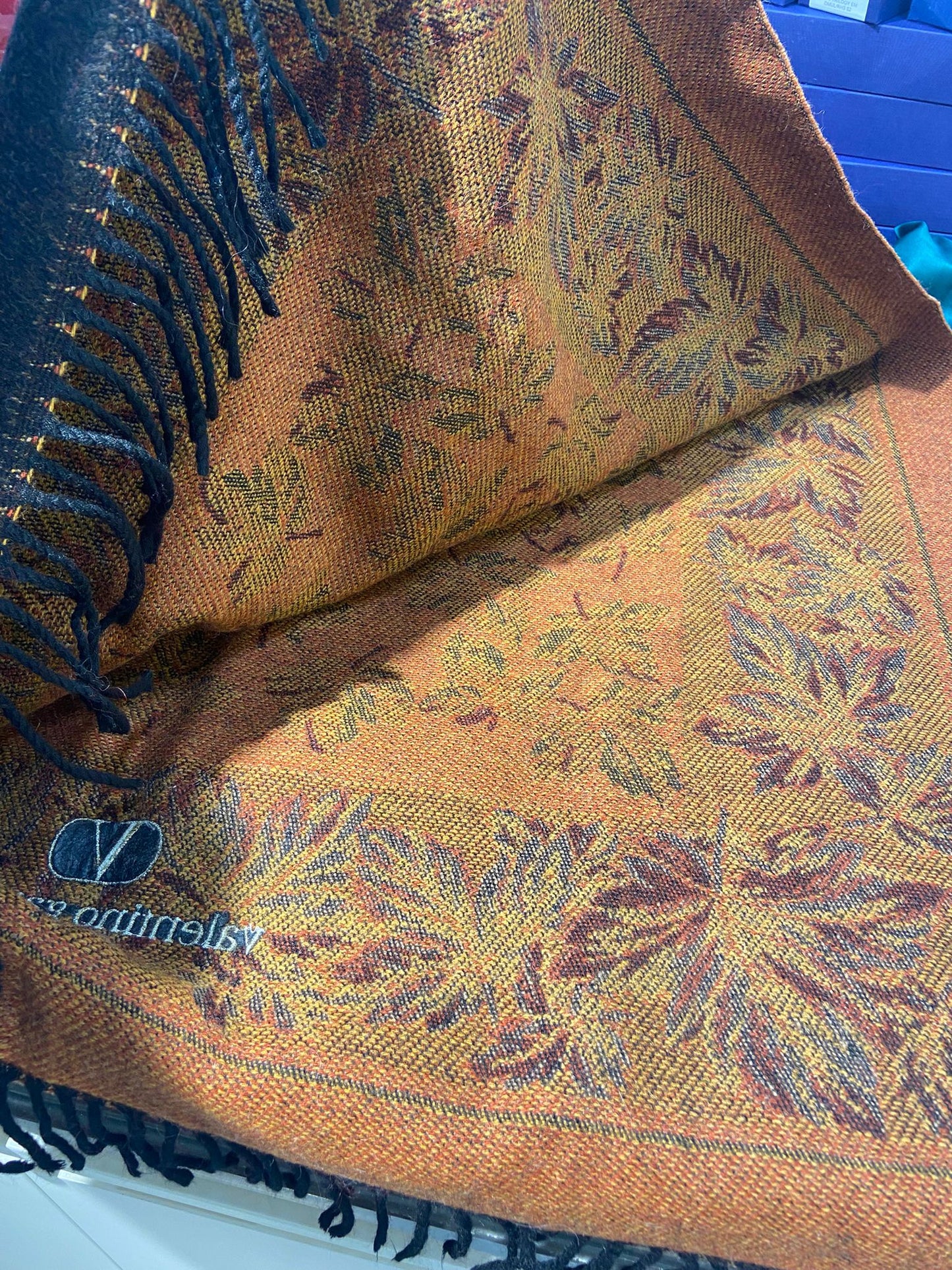 Valentino 楓葉圖案大披肩
