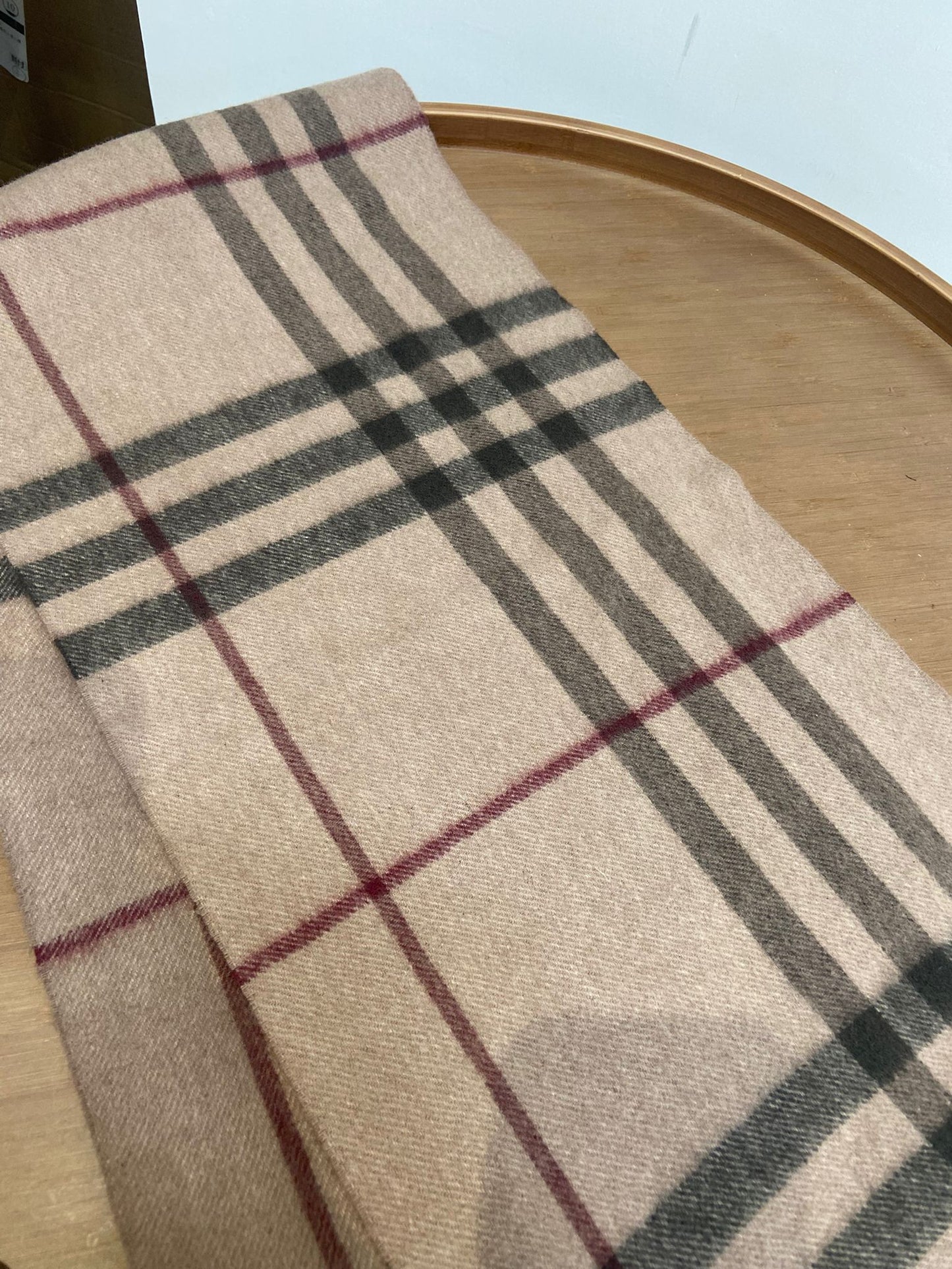 Burberry 奶茶啡 大格羊絨圍巾