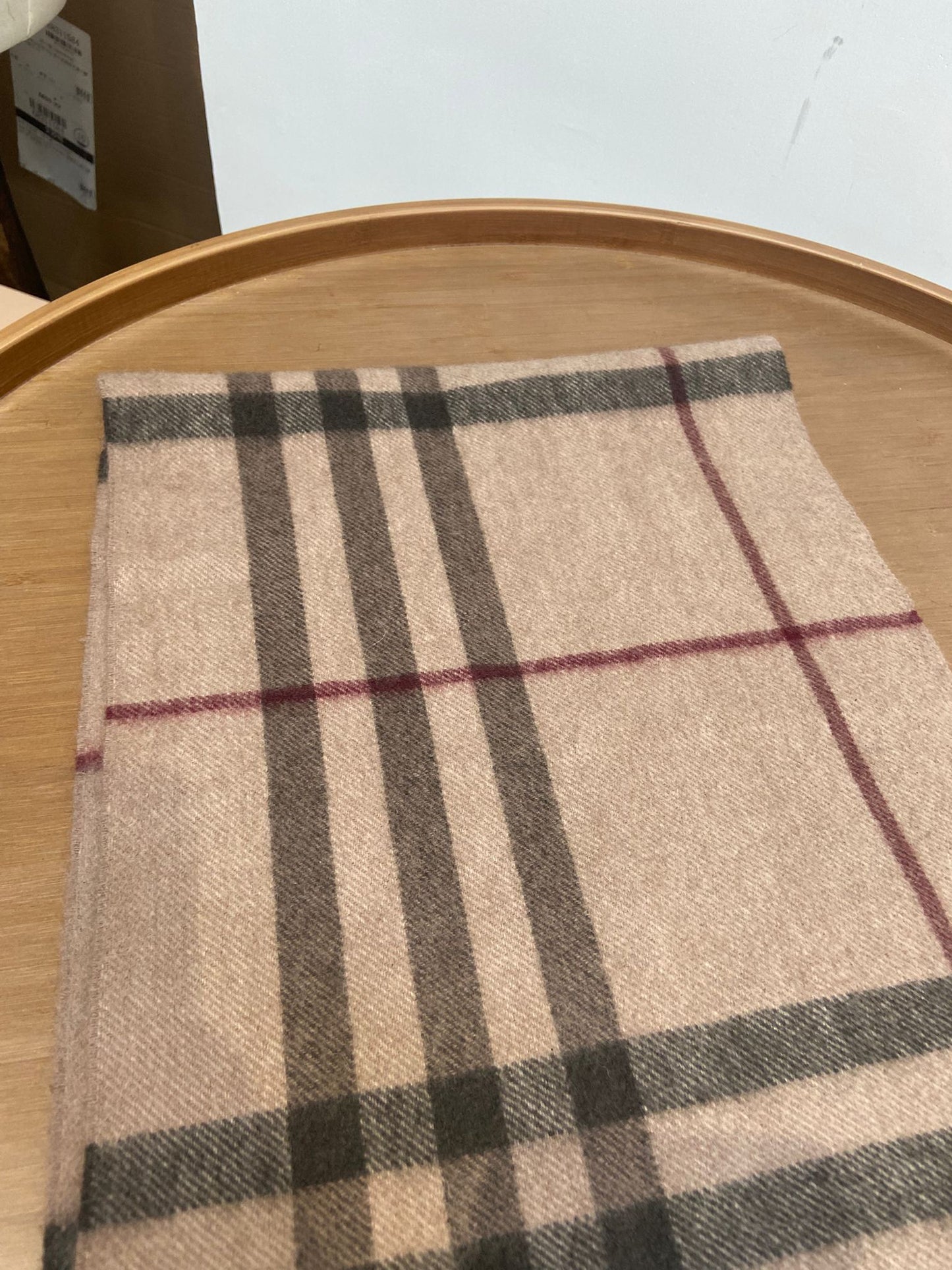 Burberry 奶茶啡 大格羊絨圍巾
