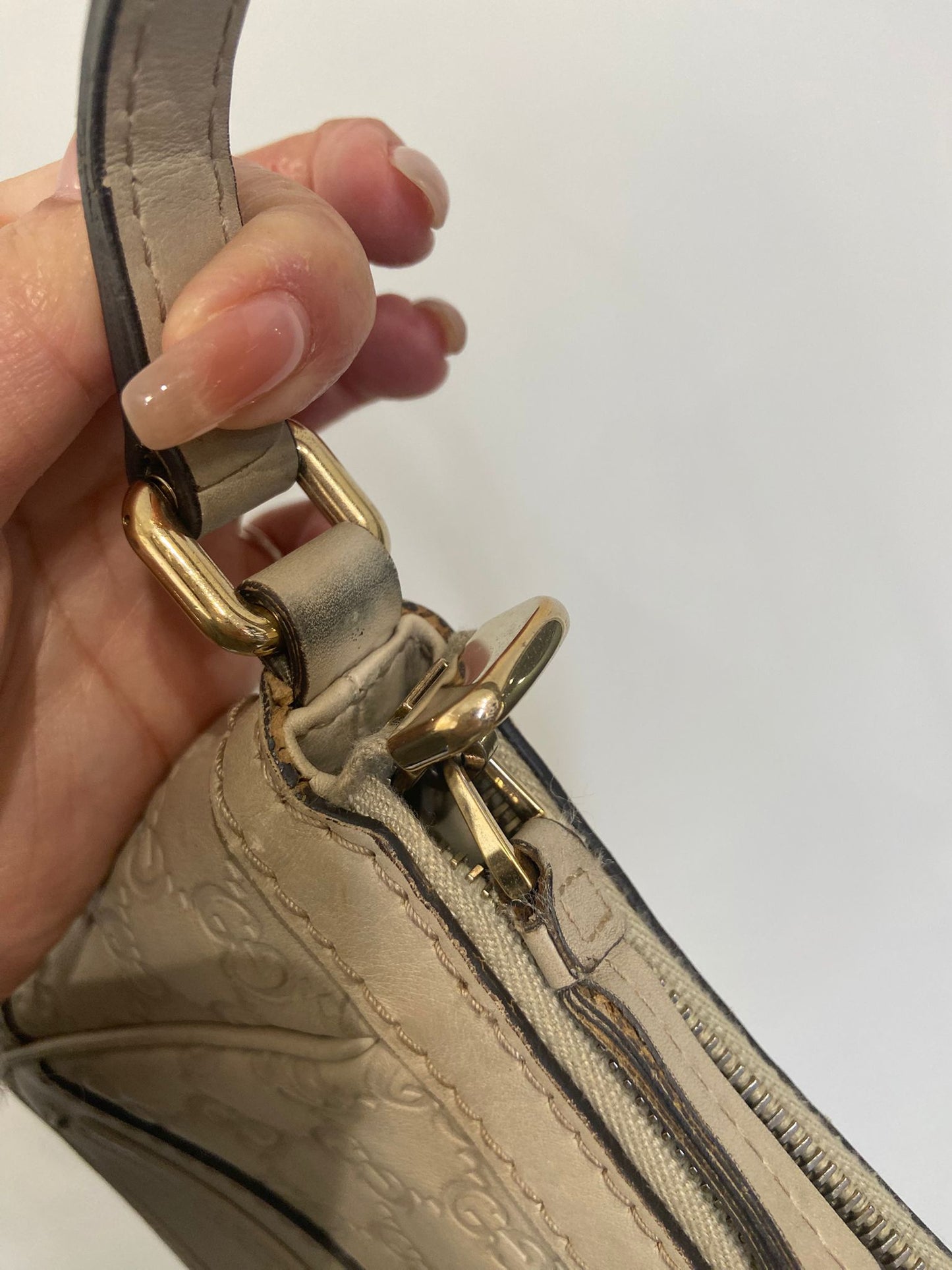 GUCCI 灰白色腋下包