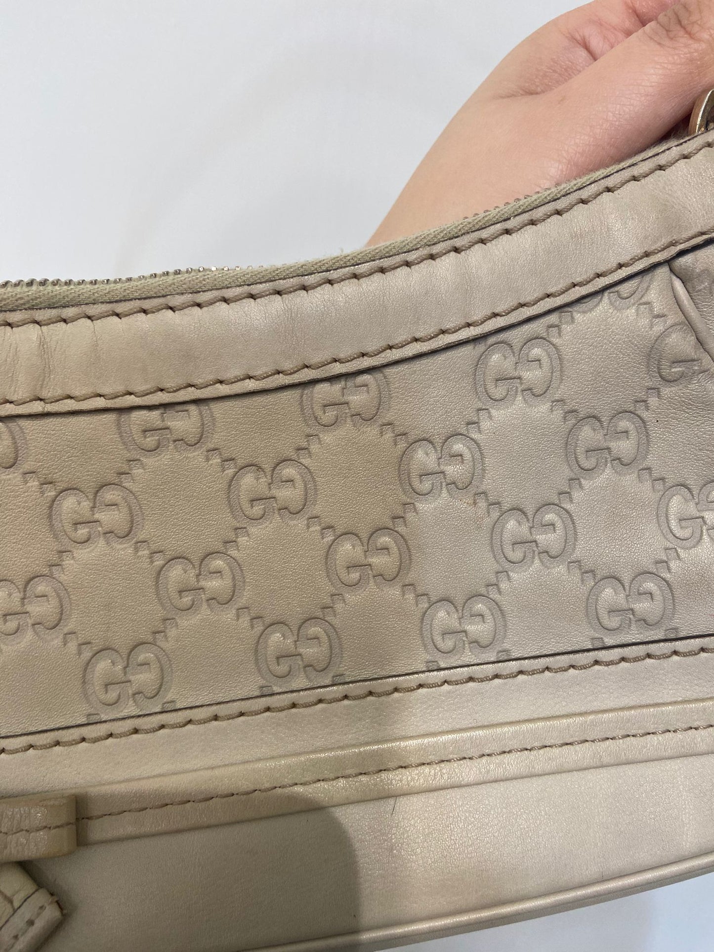 GUCCI 灰白色腋下包