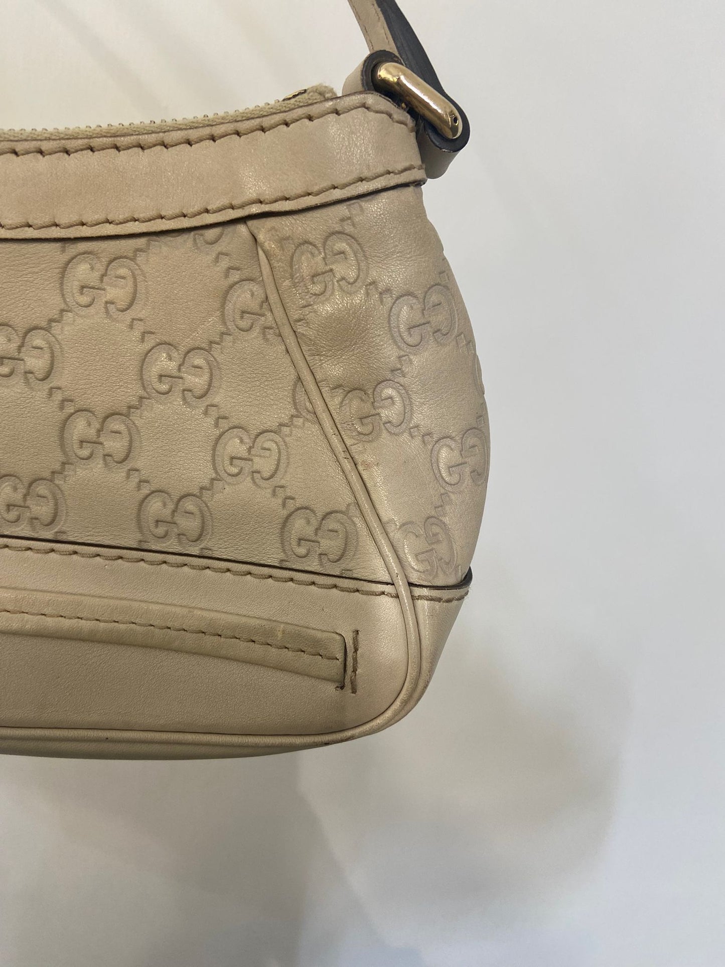 GUCCI 灰白色腋下包