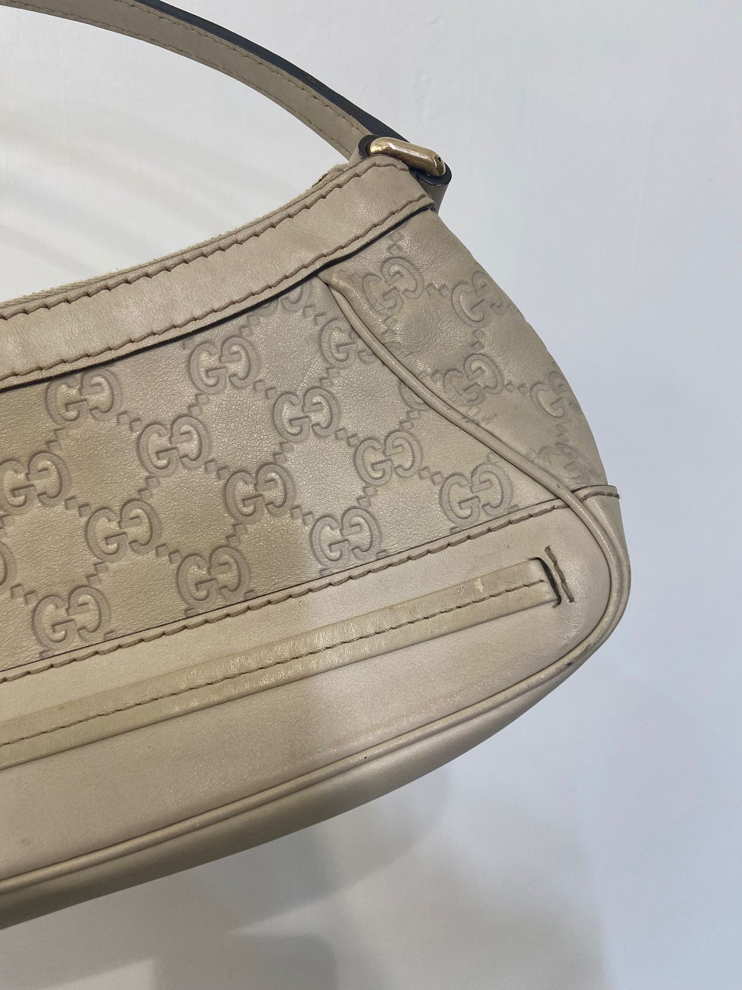 GUCCI 灰白色腋下包