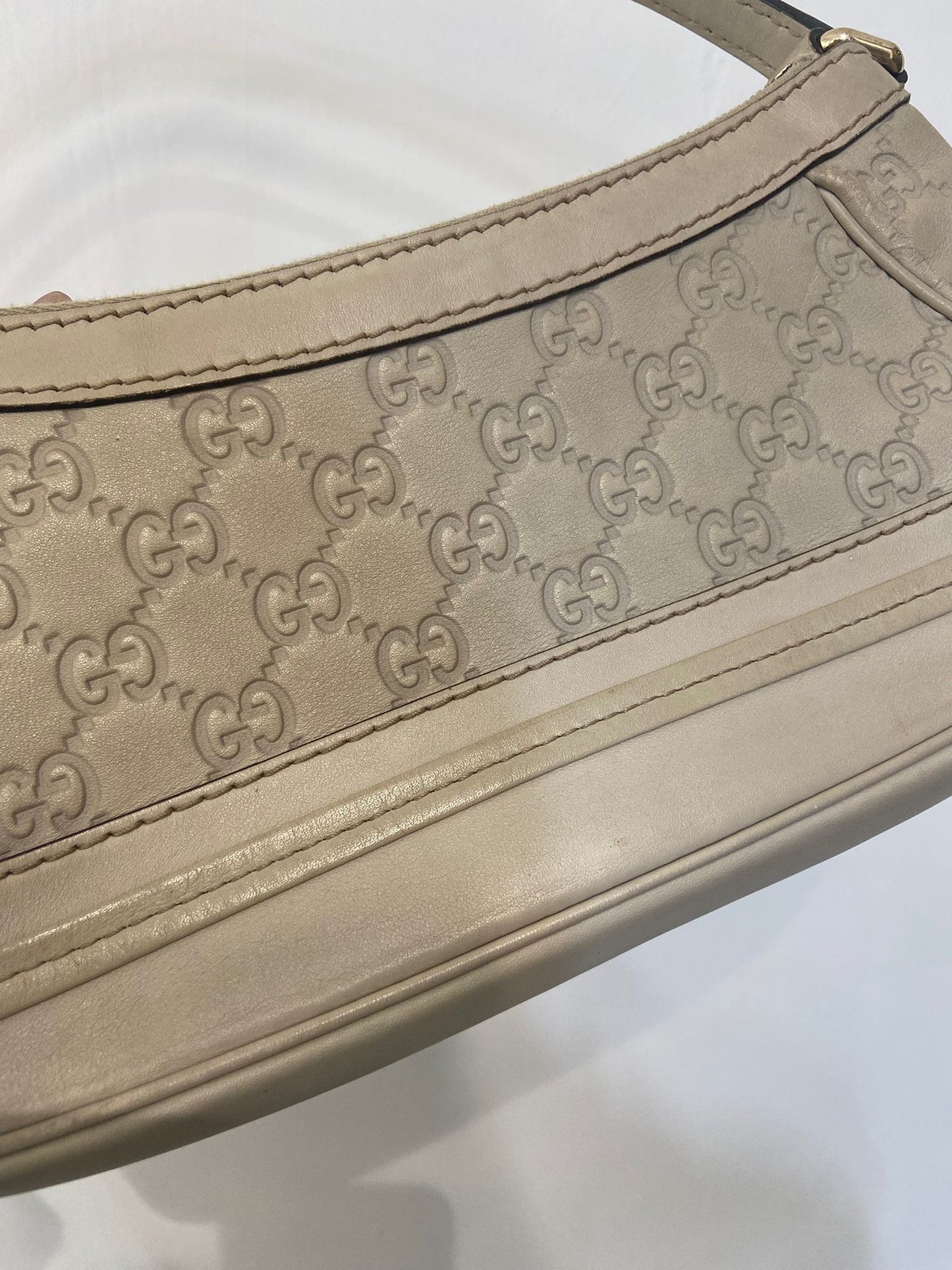 GUCCI 灰白色腋下包