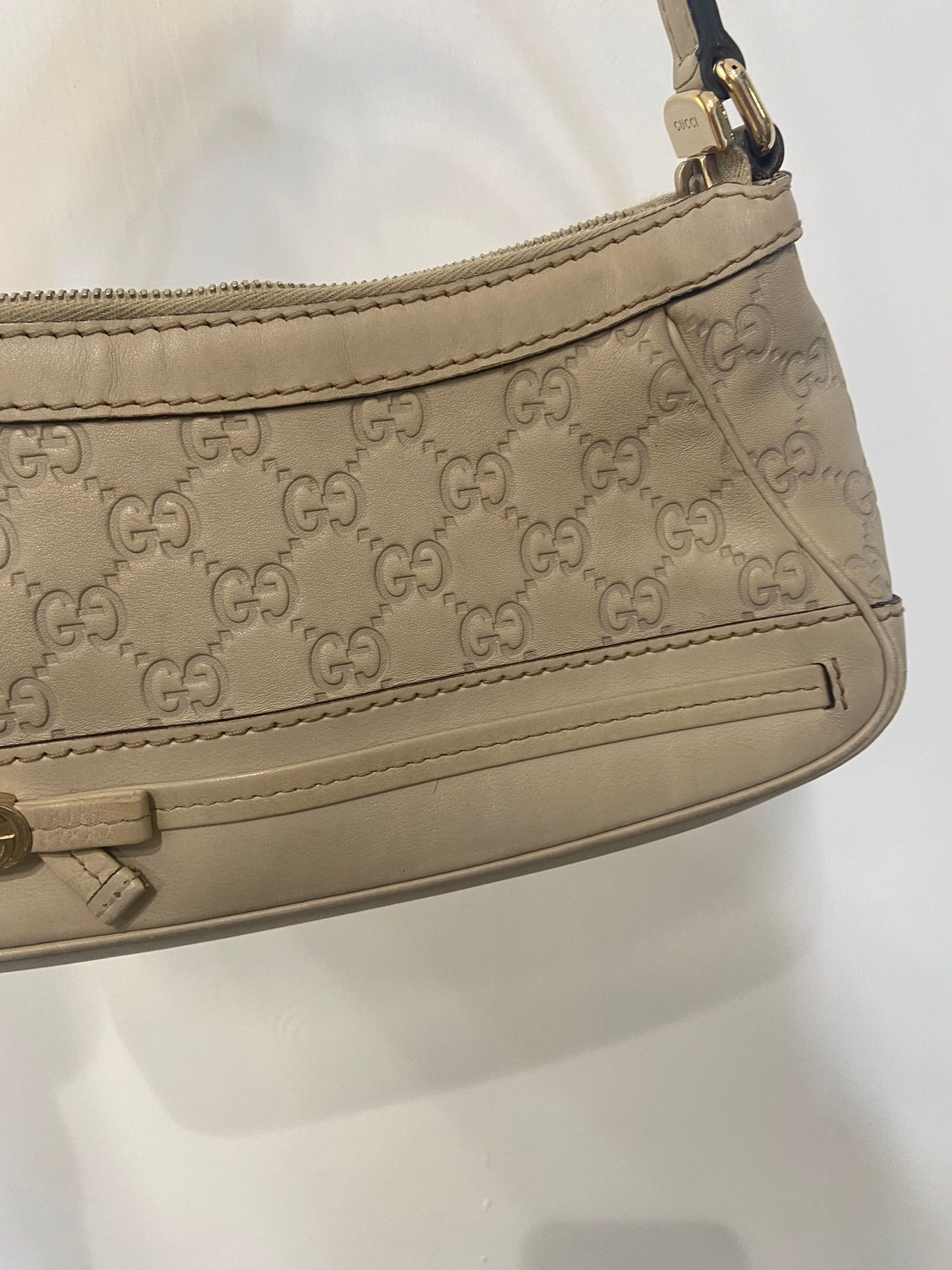 GUCCI 灰白色腋下包