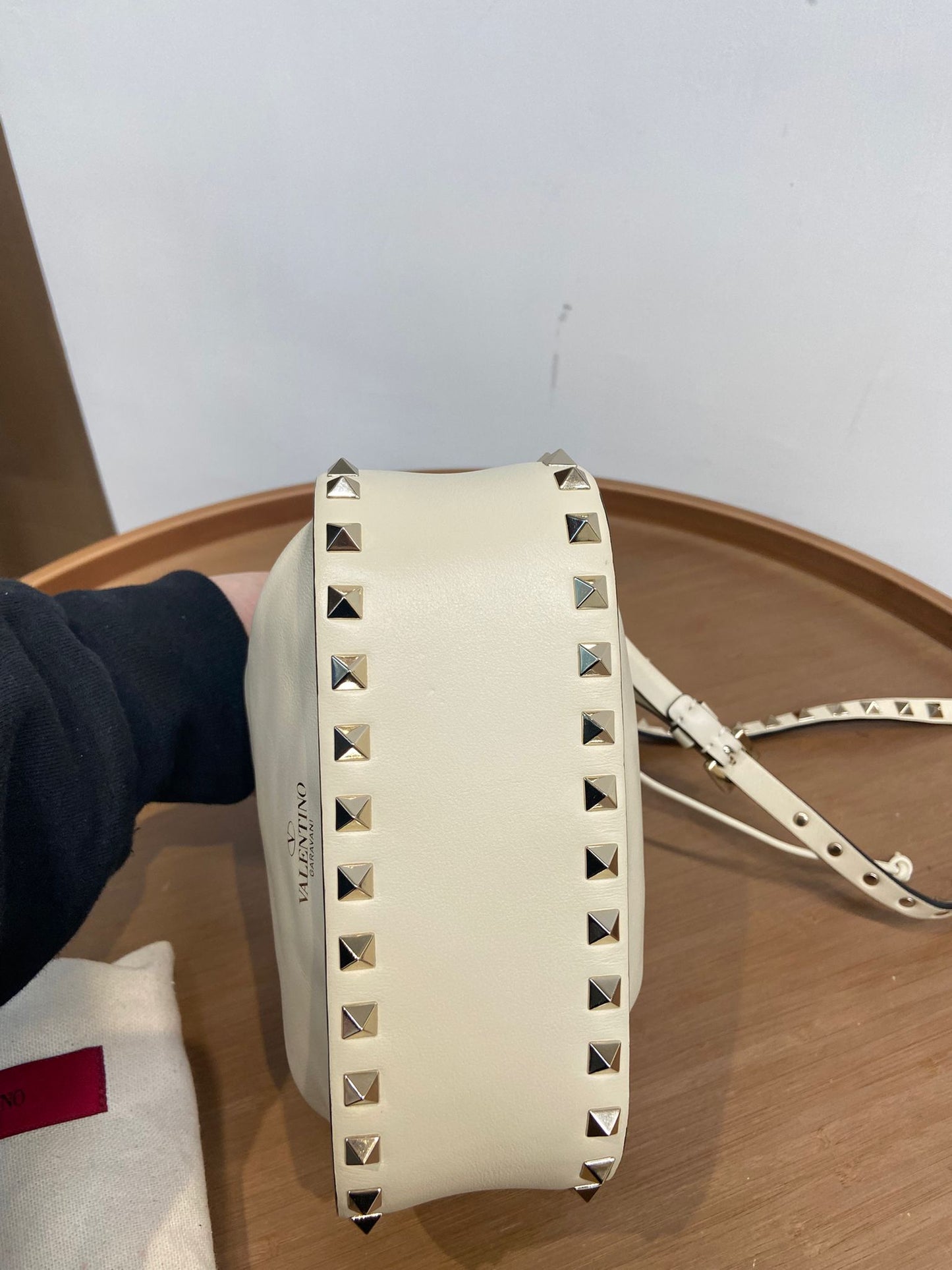 Valentino 索繩斜孭袋