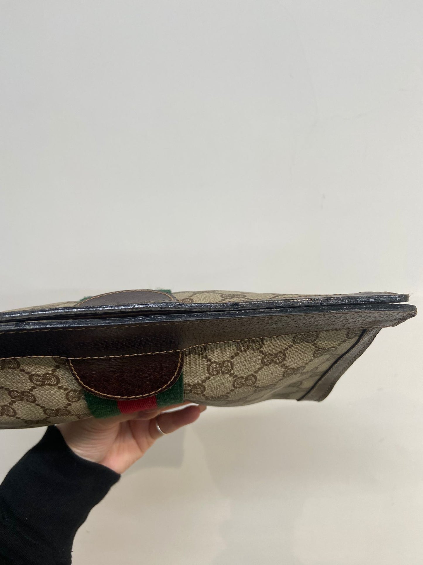 Gucci 老花手拎包