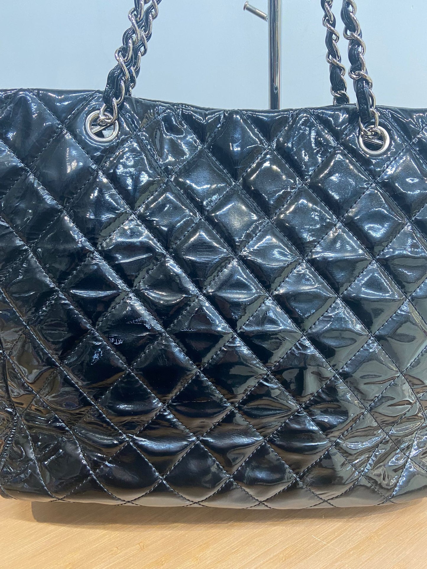 Chanel 黑色漆皮單肩tote