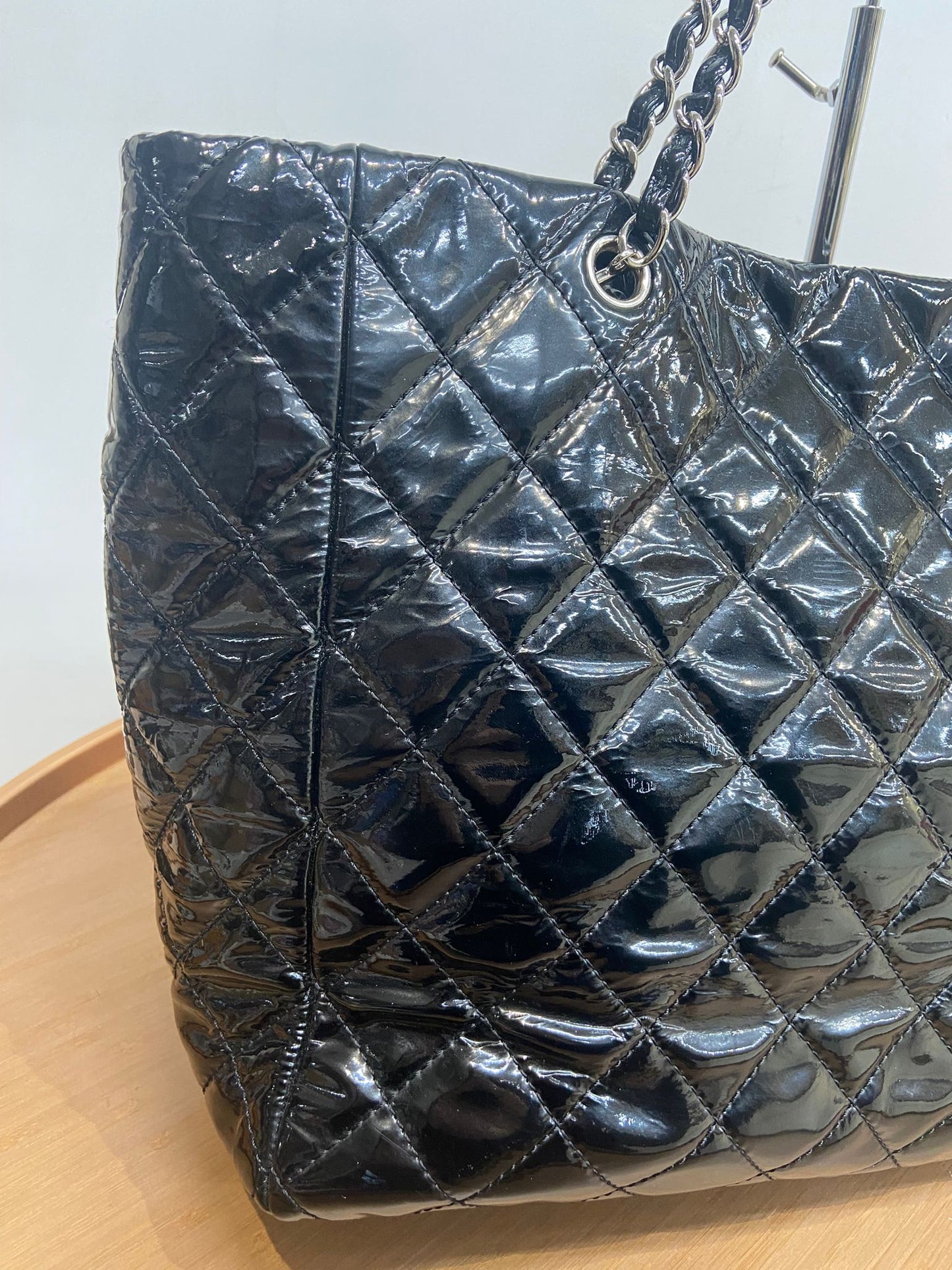 Chanel 黑色漆皮單肩tote