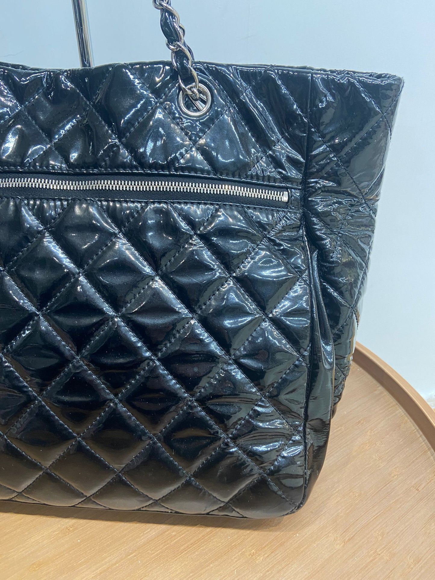 Chanel 黑色漆皮單肩tote