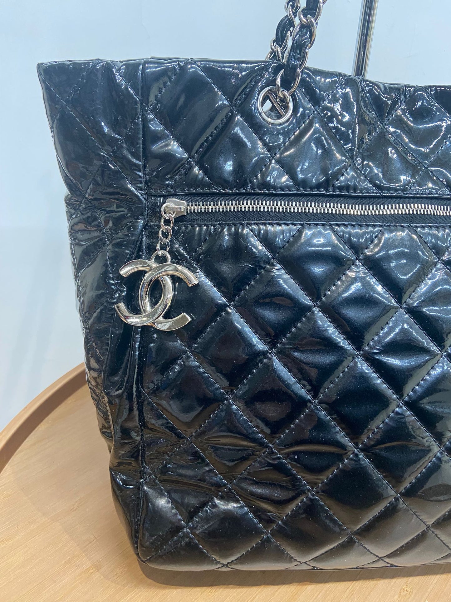 Chanel 黑色漆皮單肩tote