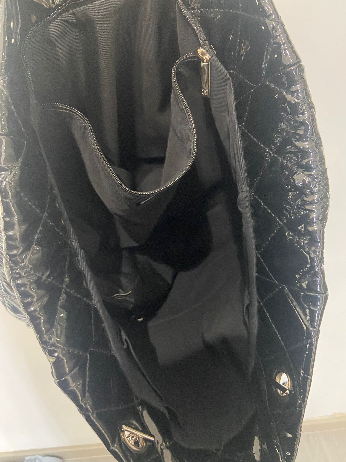 Chanel 黑色漆皮單肩tote