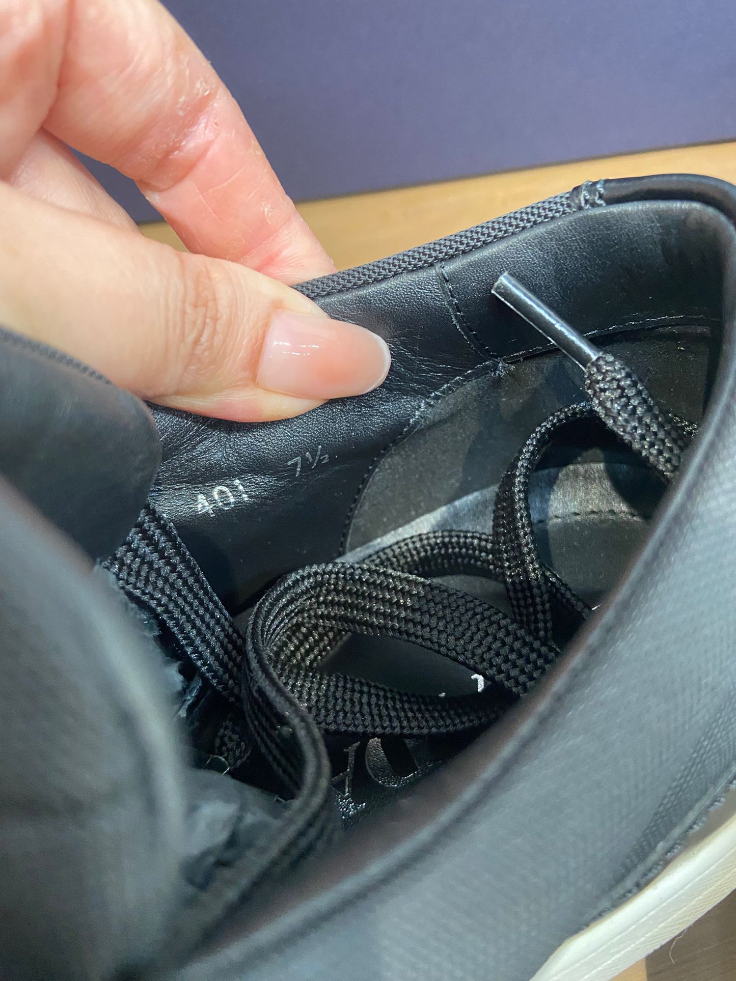 Prada re-nylon 男士黑白運動鞋