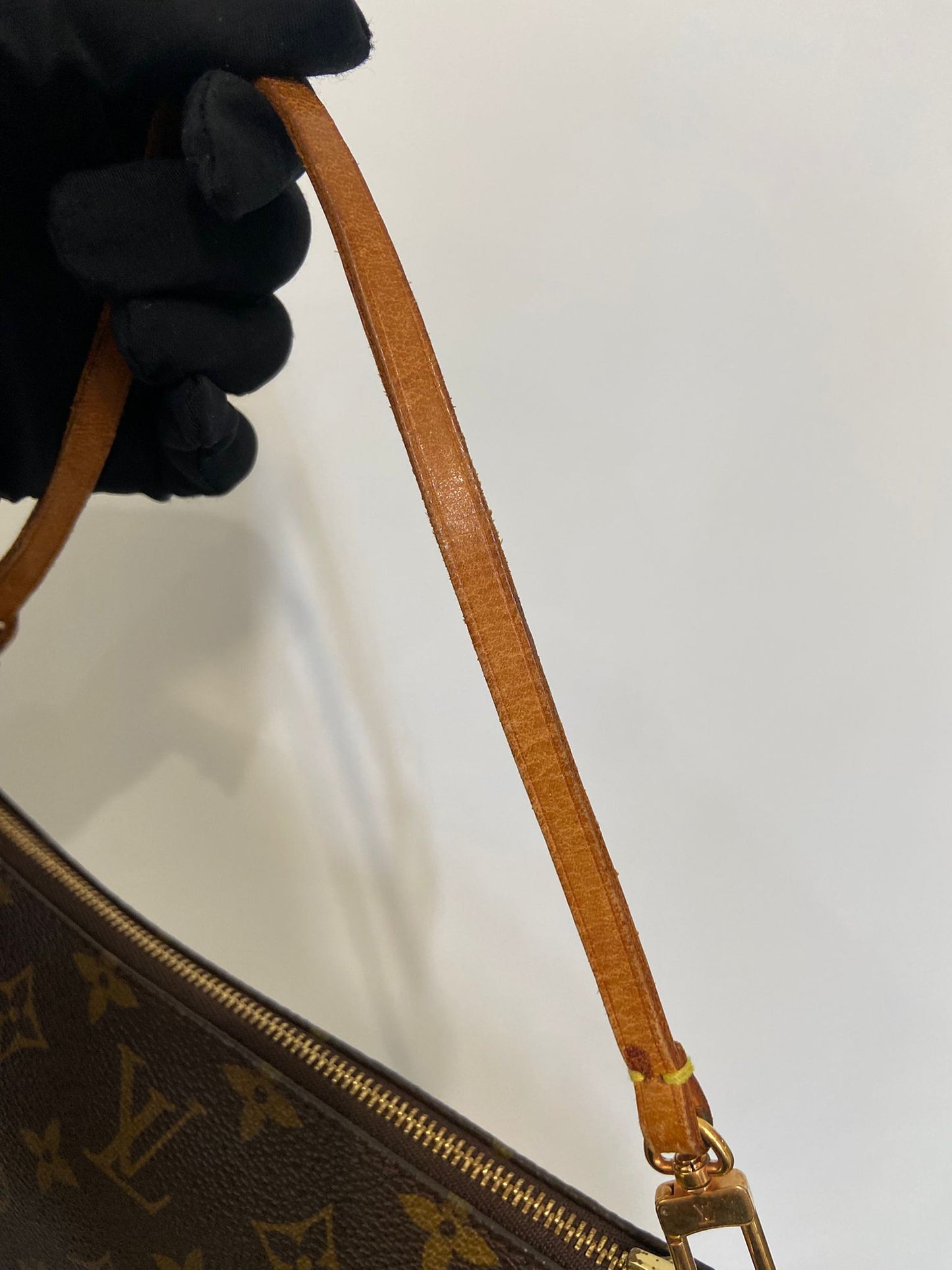 LV 麻將袋 Pochette Accessoires Monogram