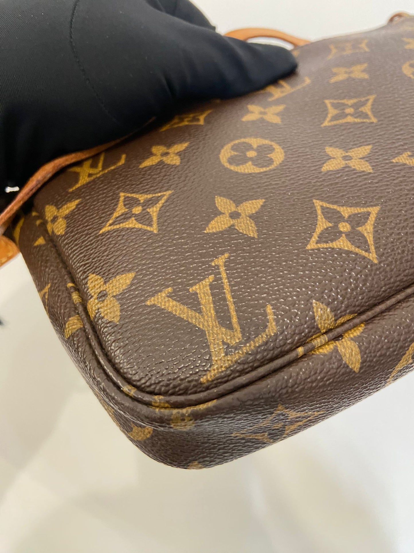 LV 麻將袋 Pochette Accessoires Monogram