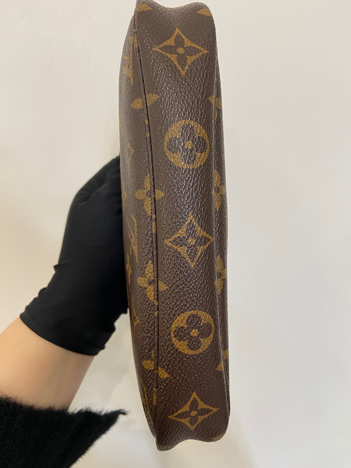 LV 麻將袋 Pochette Accessoires Monogram
