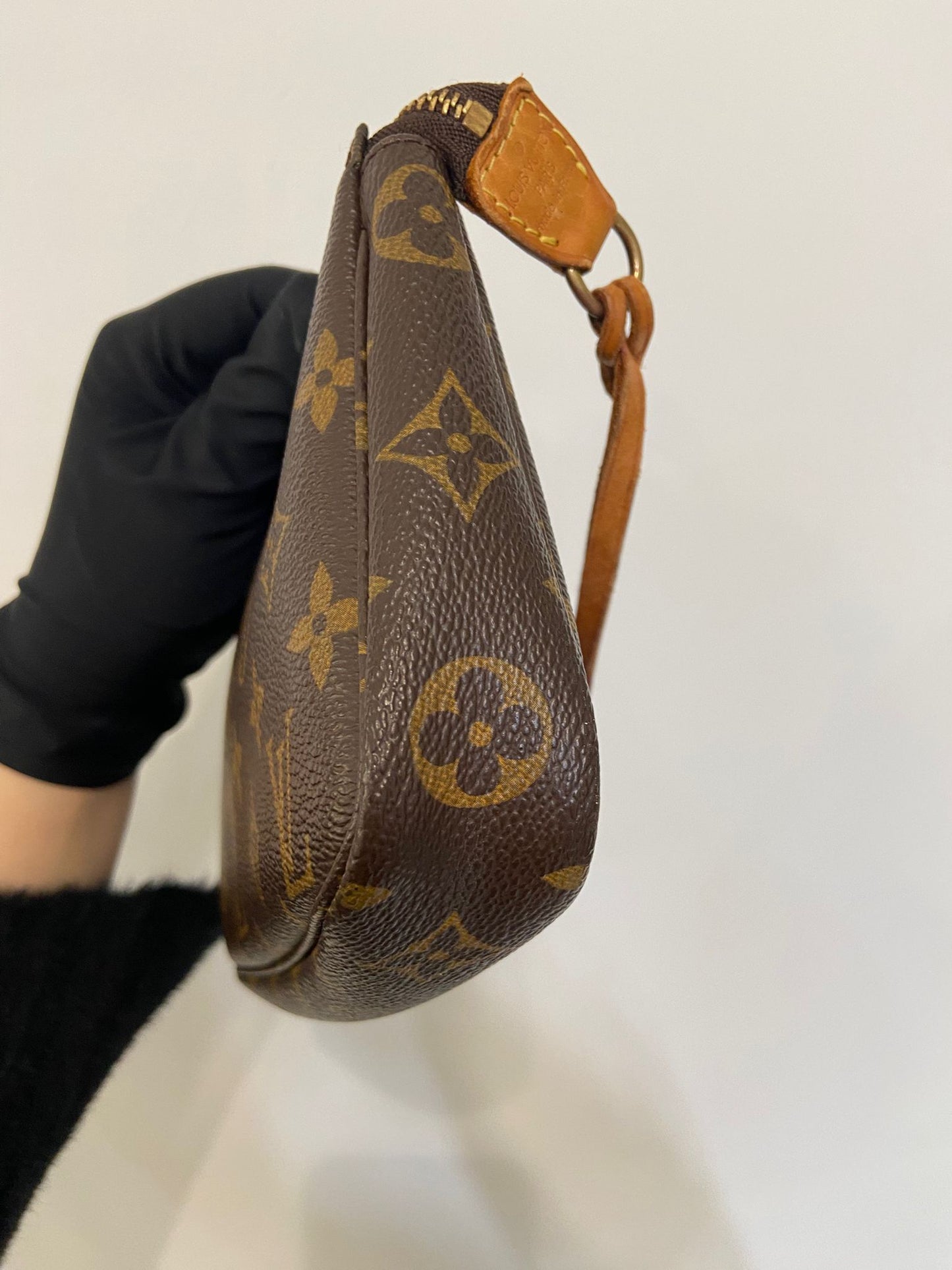LV 麻將袋 Pochette Accessoires Monogram
