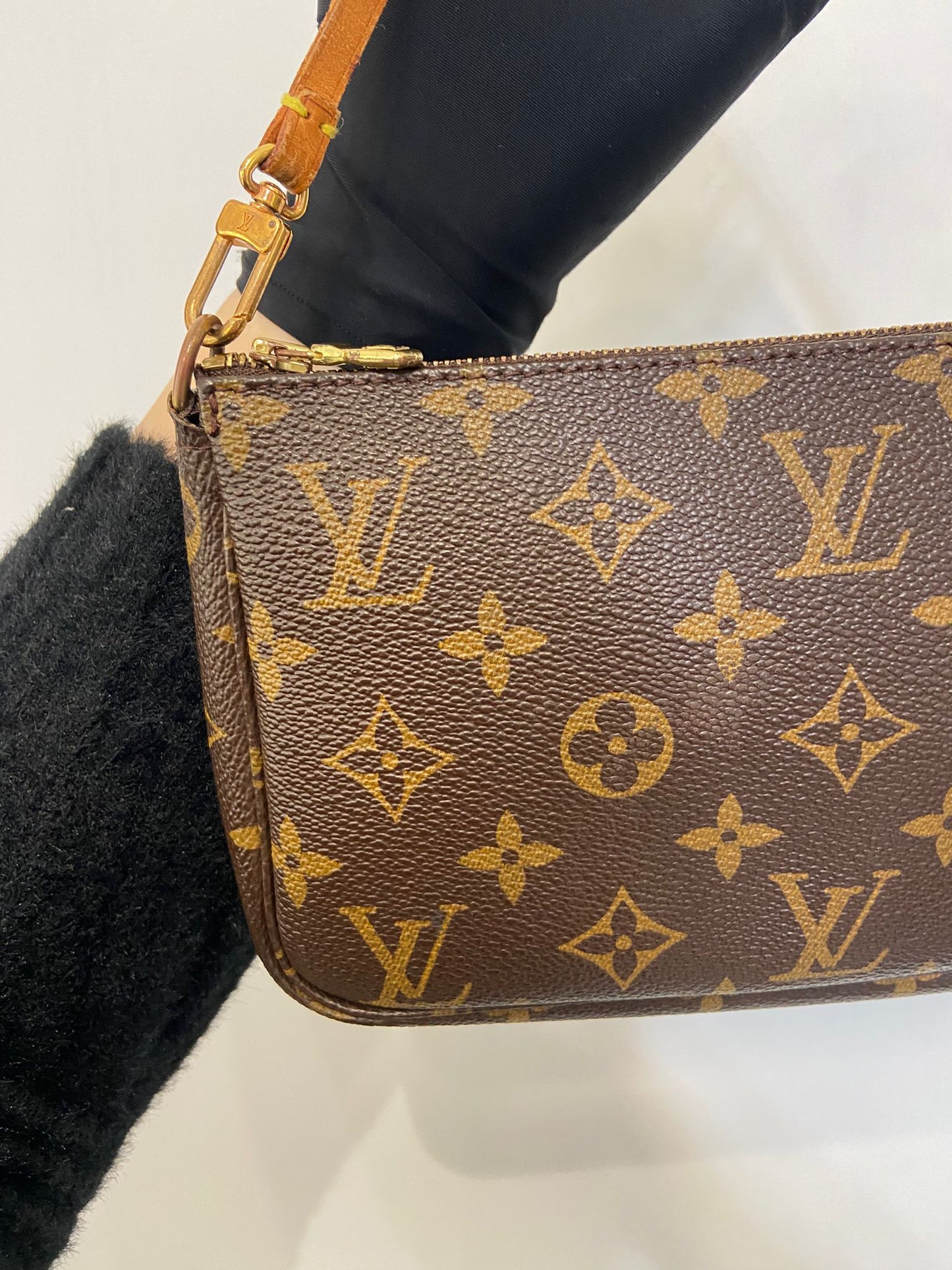 LV 麻將袋 Pochette Accessoires Monogram