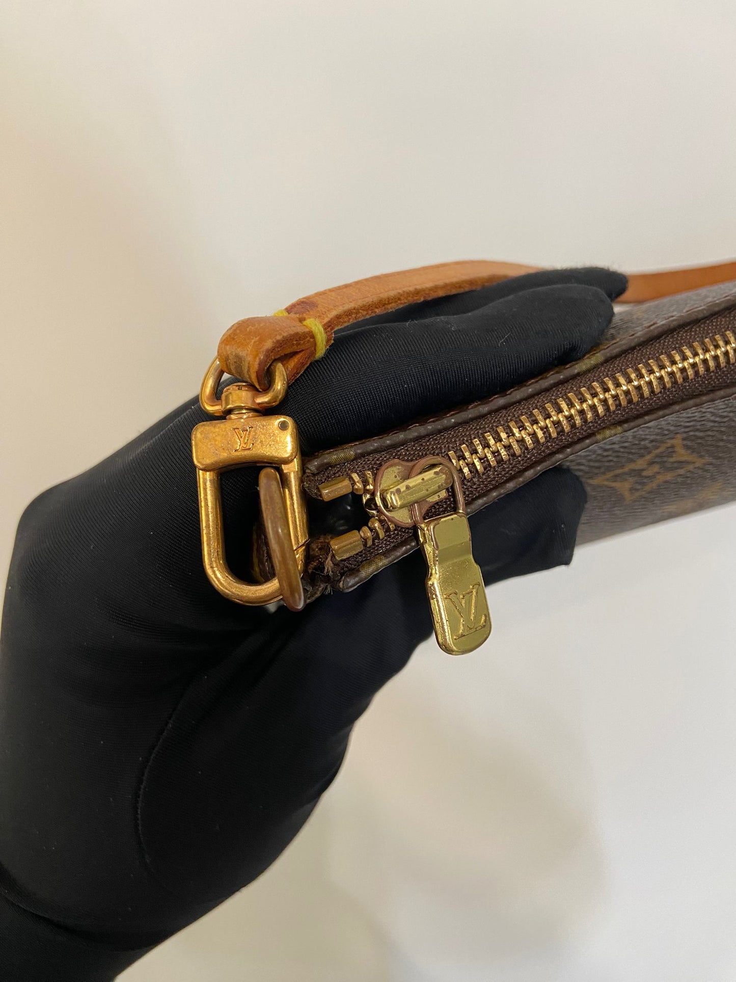 LV 麻將袋 Pochette Accessoires Monogram
