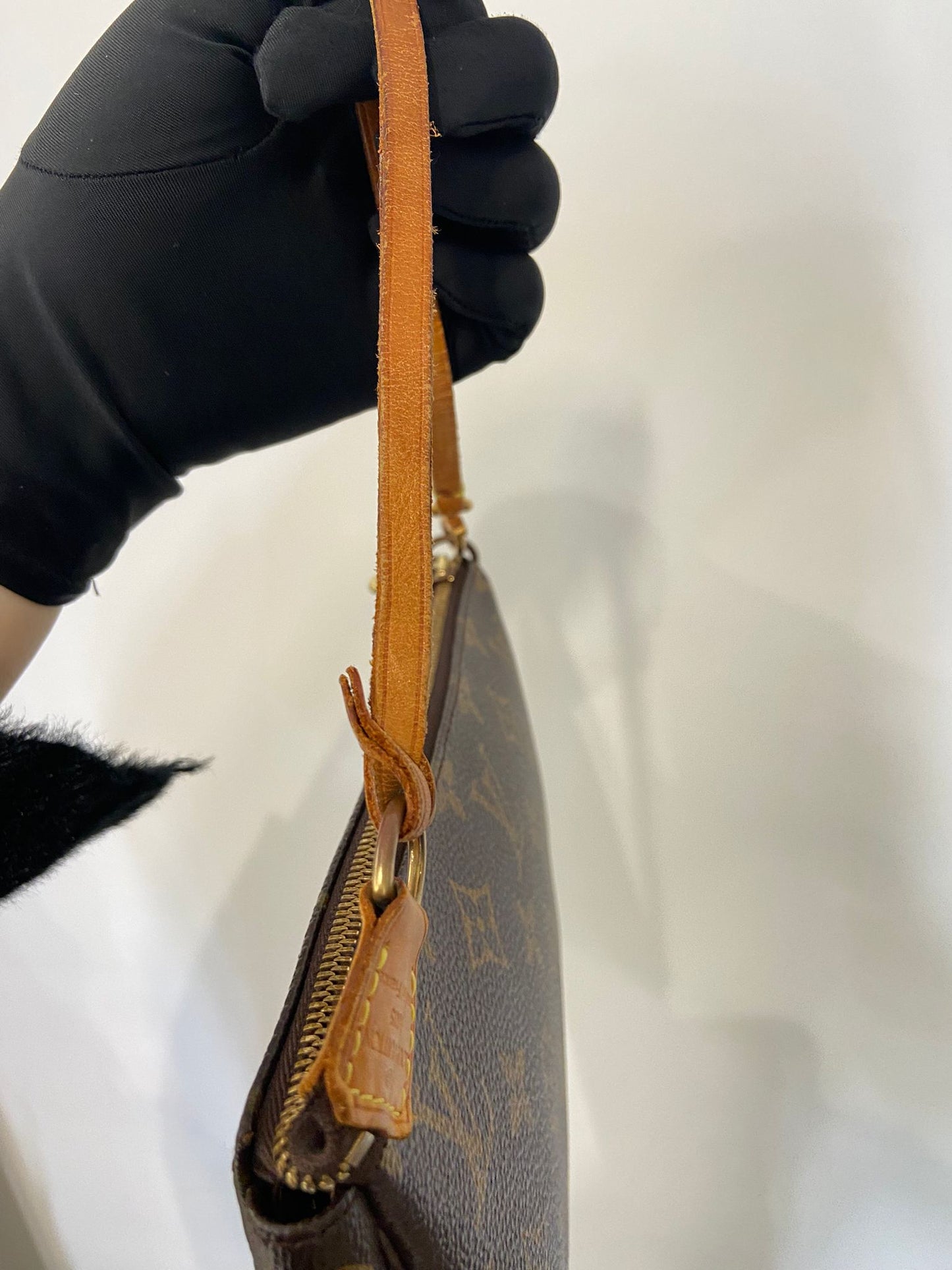LV 麻將袋 Pochette Accessoires Monogram