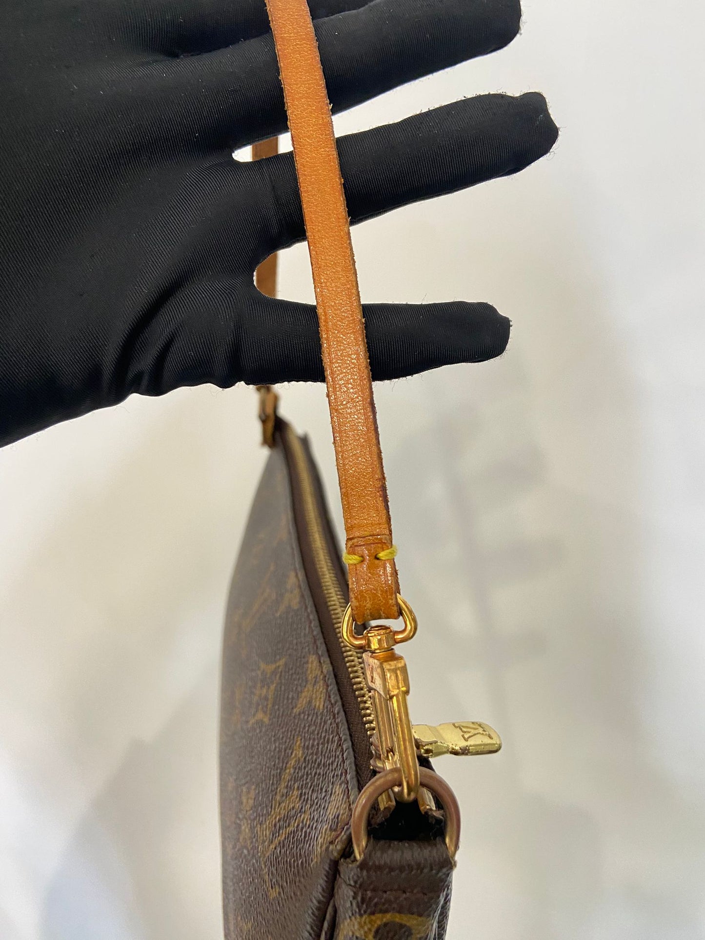 LV 麻將袋 Pochette Accessoires Monogram