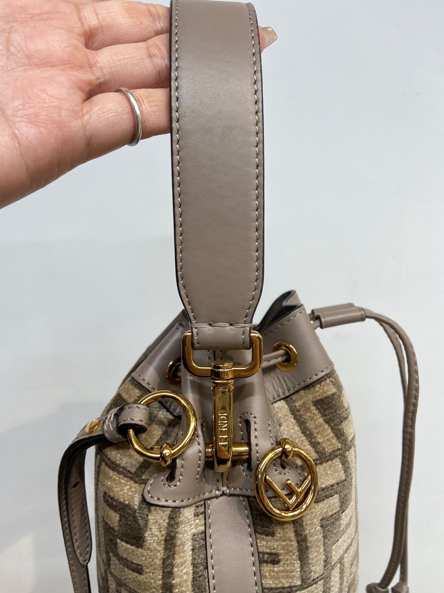 Fendi mon tresor小水桶