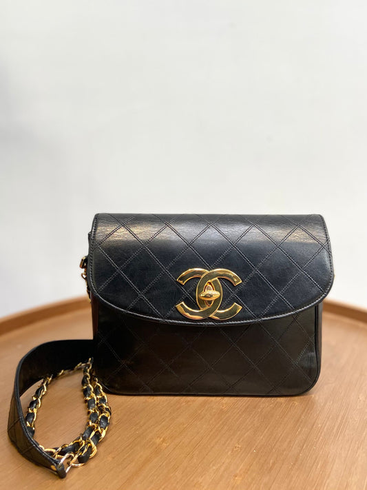 Chanel 黑金大cc扣信封包