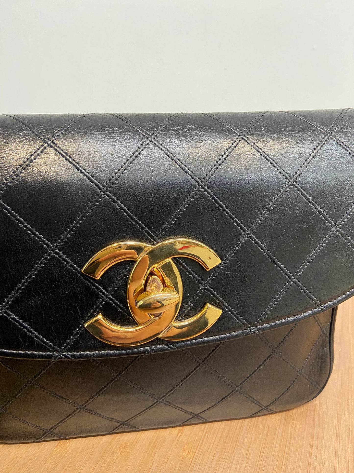 Chanel 黑金大cc扣信封包
