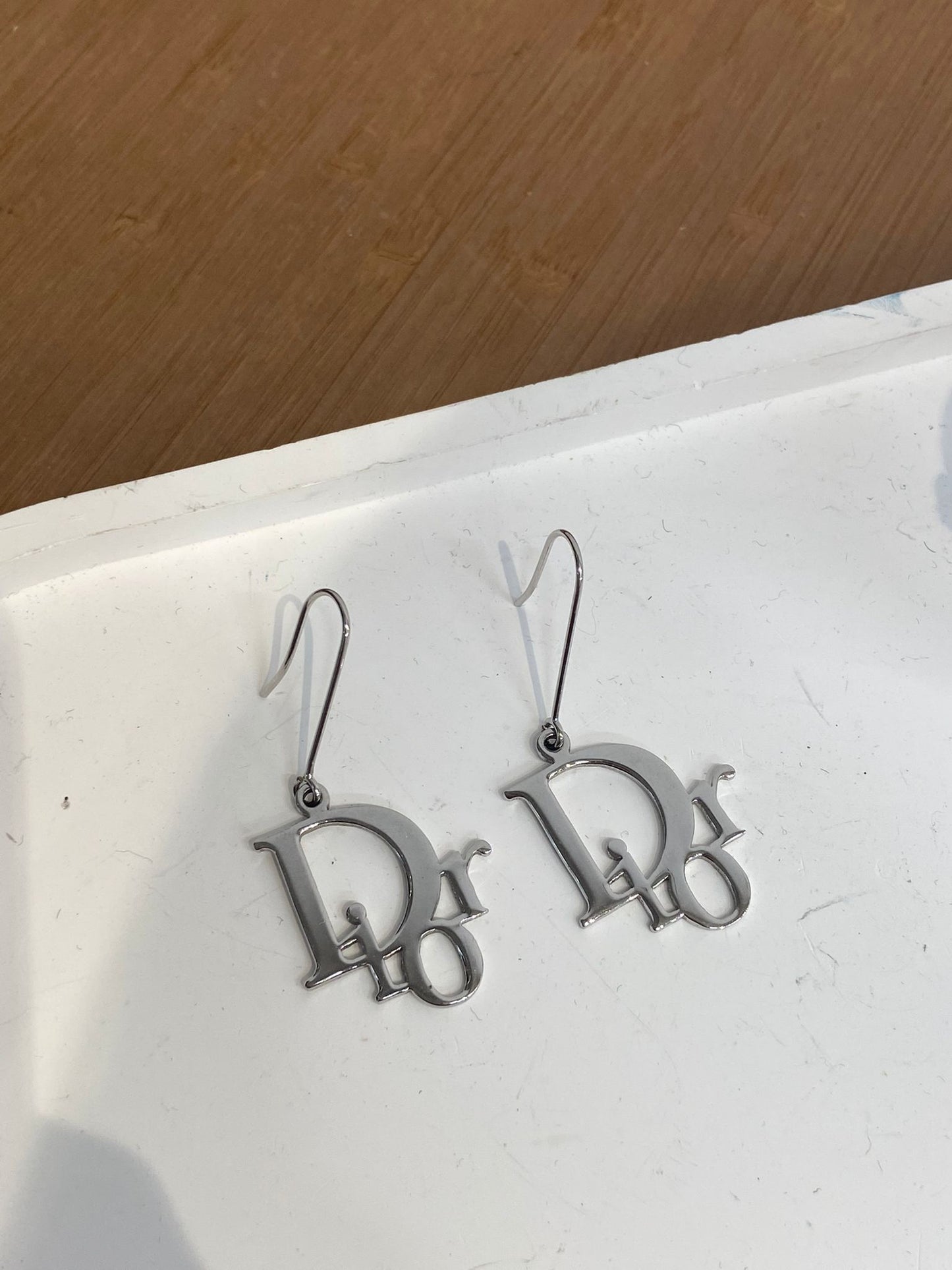 Dior 字母 銀色吊耳環