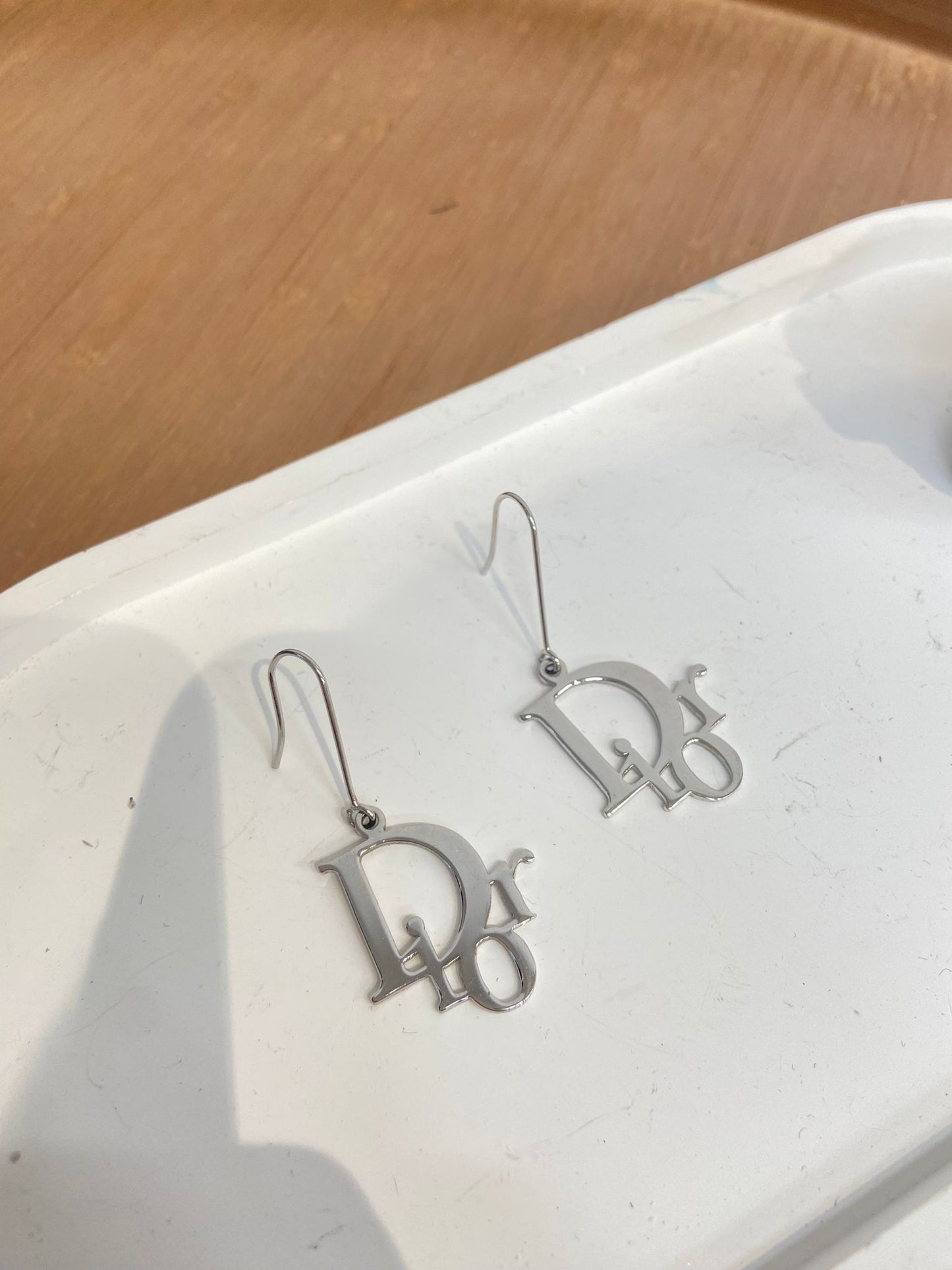 Dior 字母 銀色吊耳環