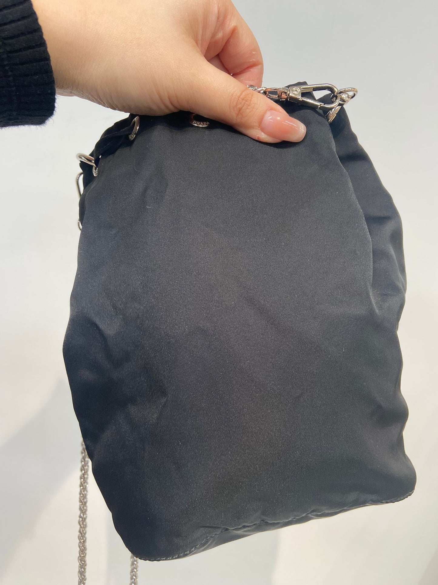 Prada 黑色尼龍索繩袋