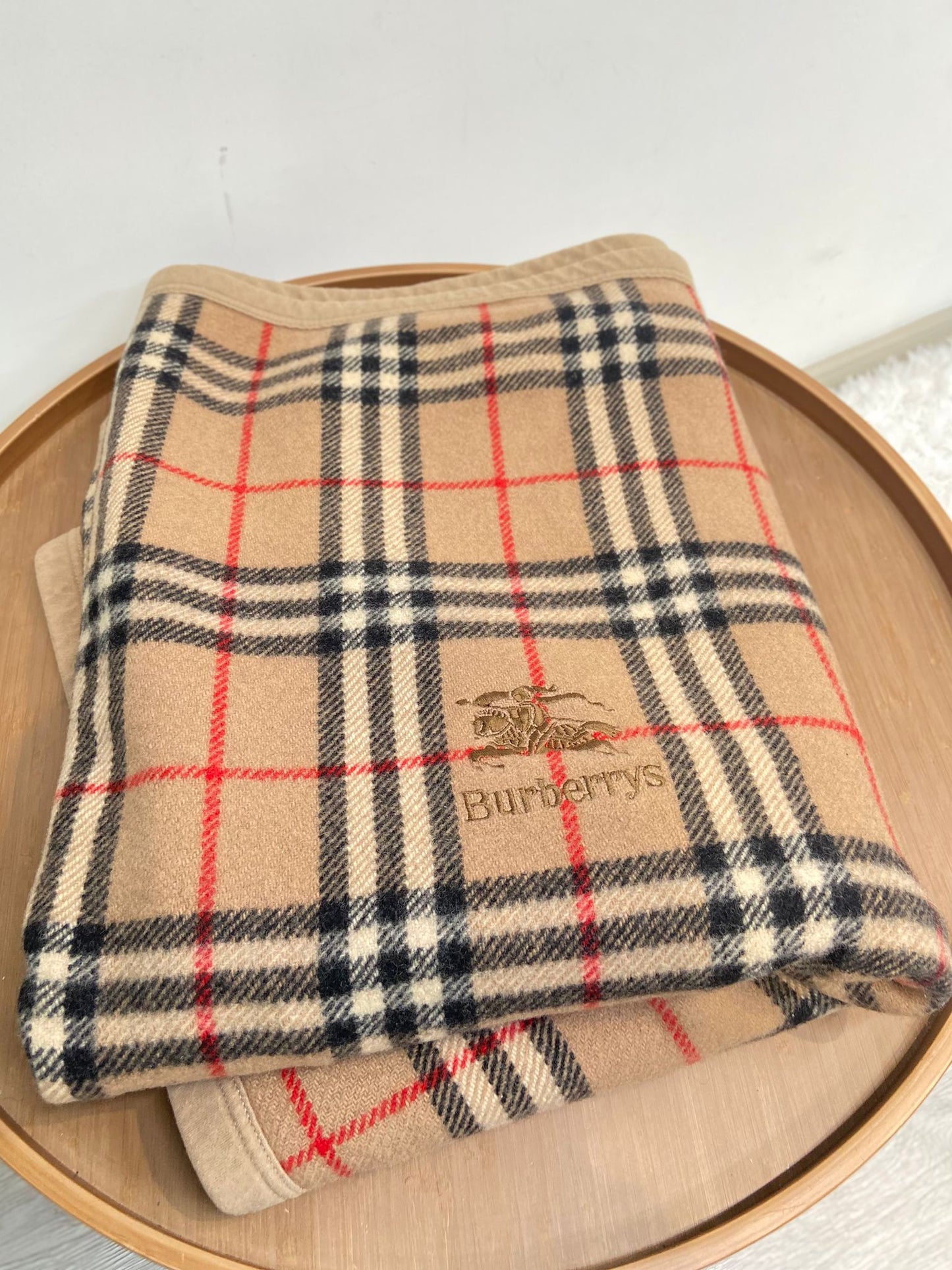 Burberry 大毛氈被