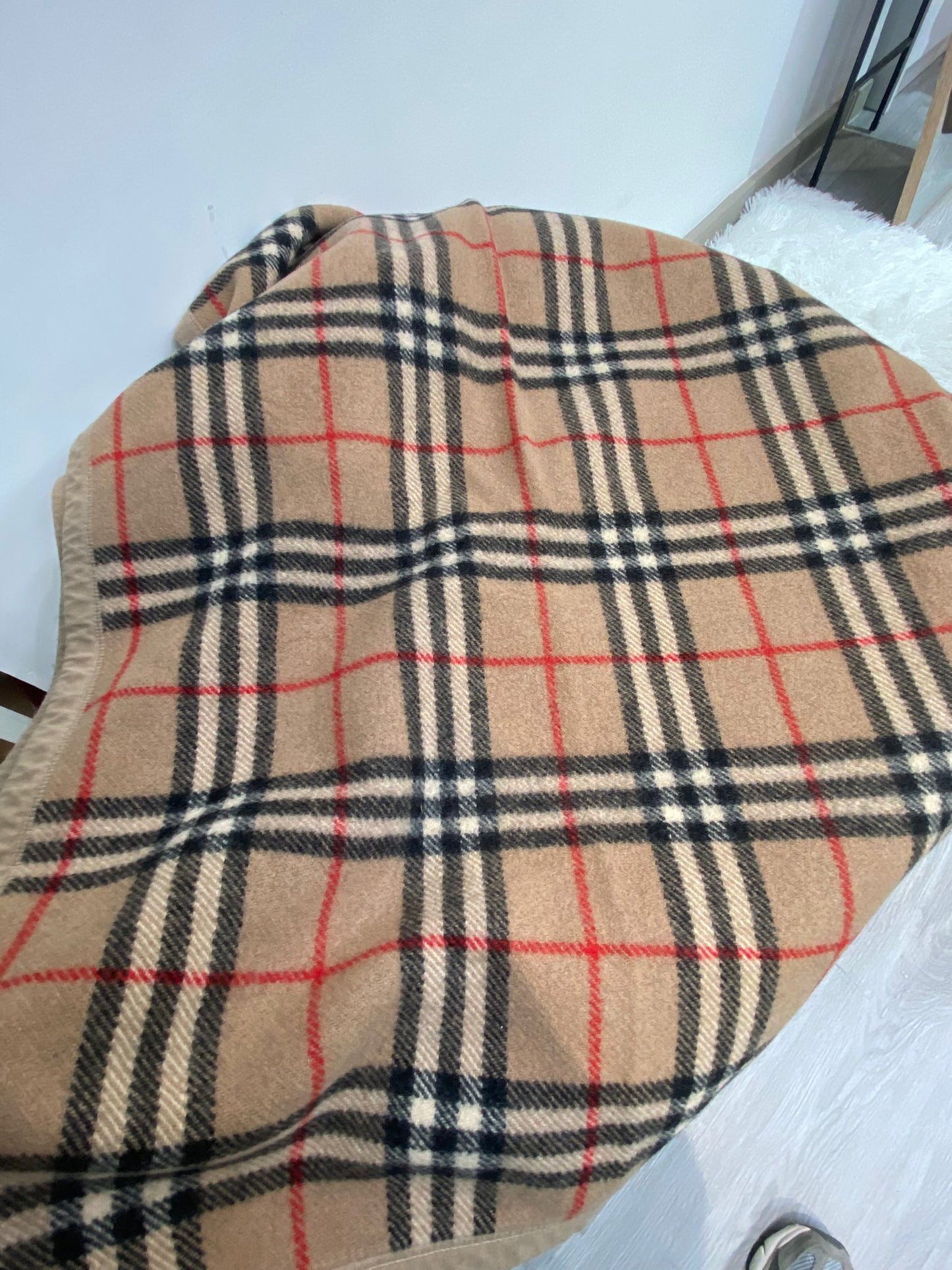 Burberry 大毛氈被