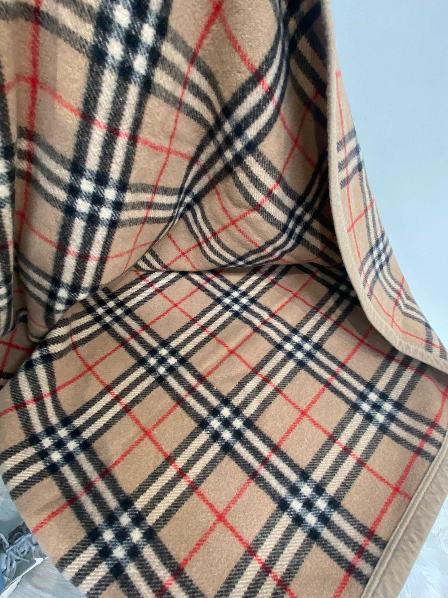 Burberry 大毛氈被