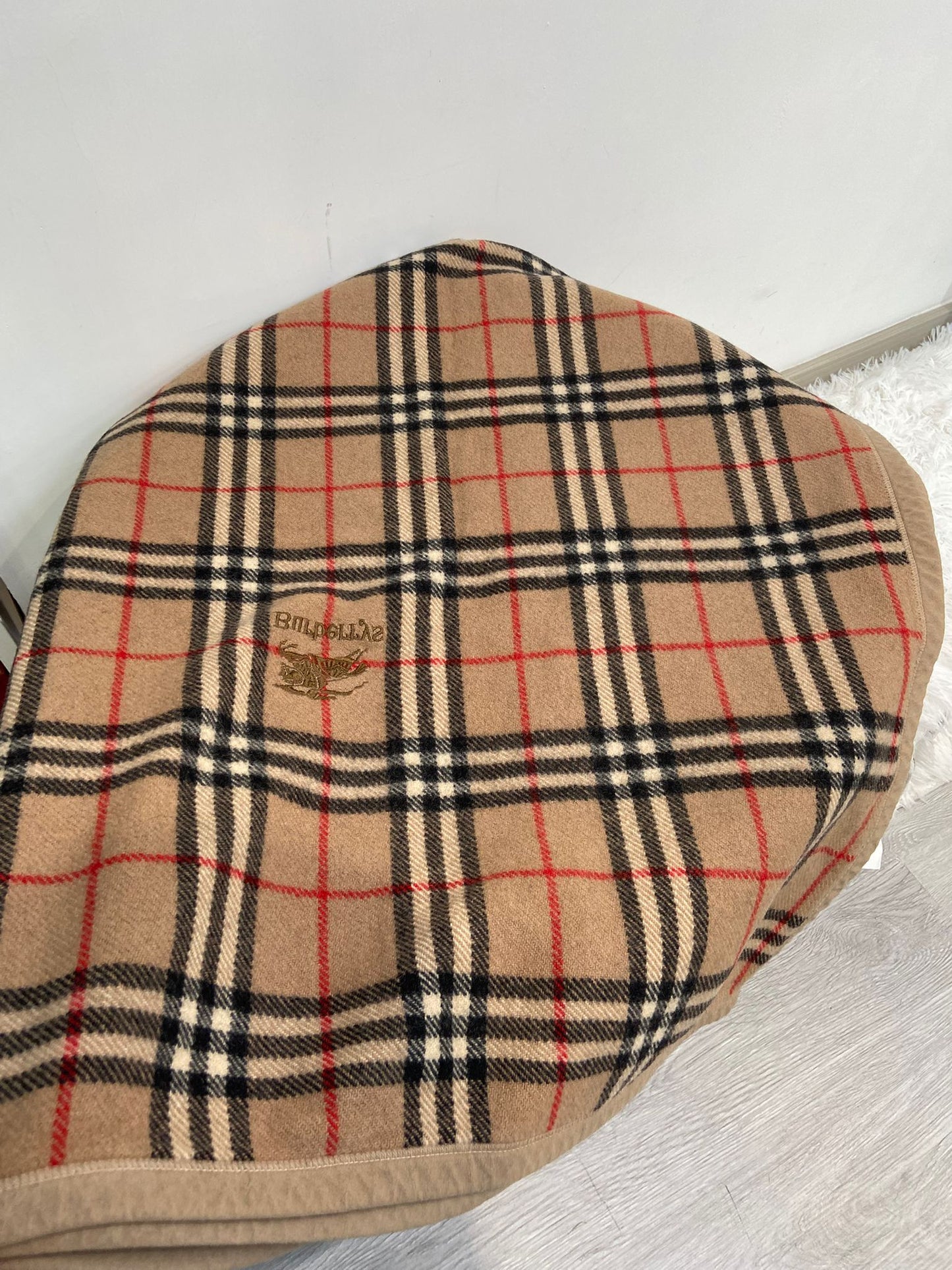 Burberry 大毛氈被