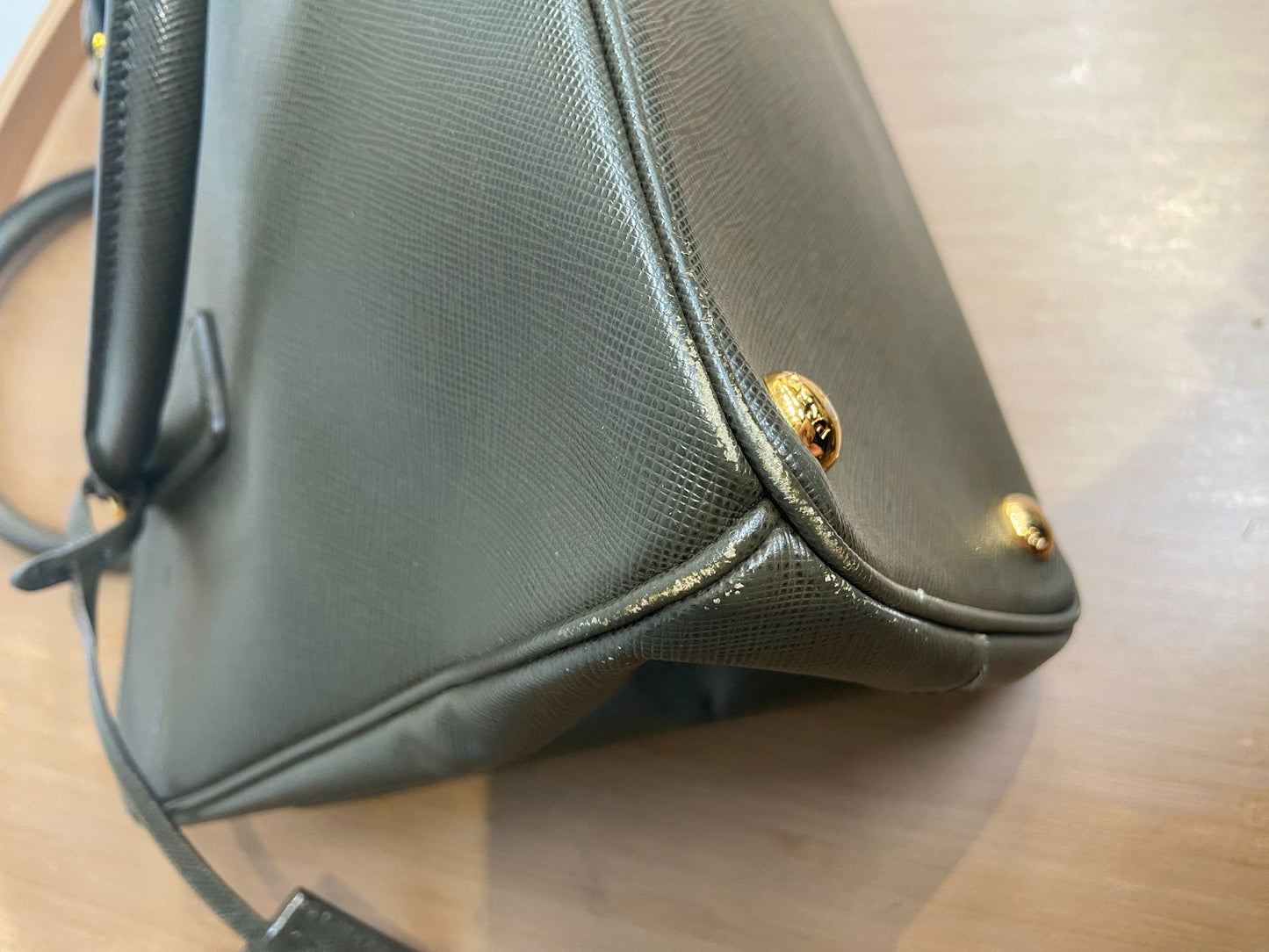 Prada galleria tote saffiano